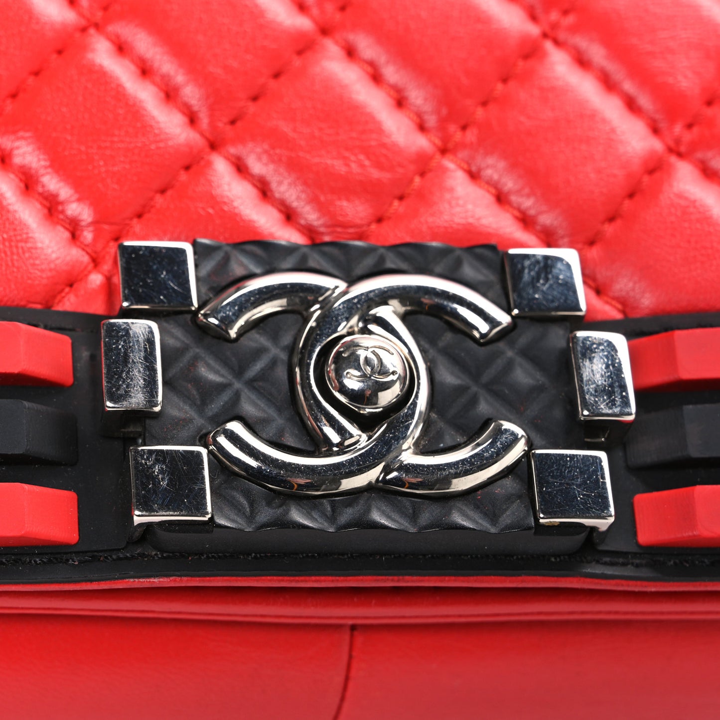 Lambskin Rubber Quilted Medium Two Tone Boy Flap Red Black