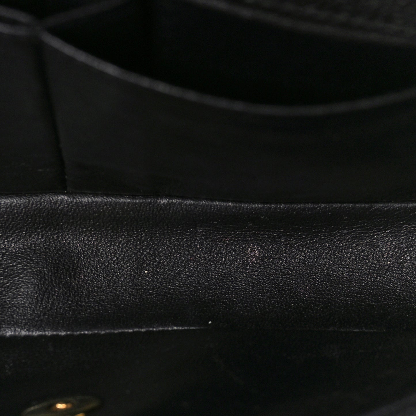 Caviar Quilted East West Flap Black