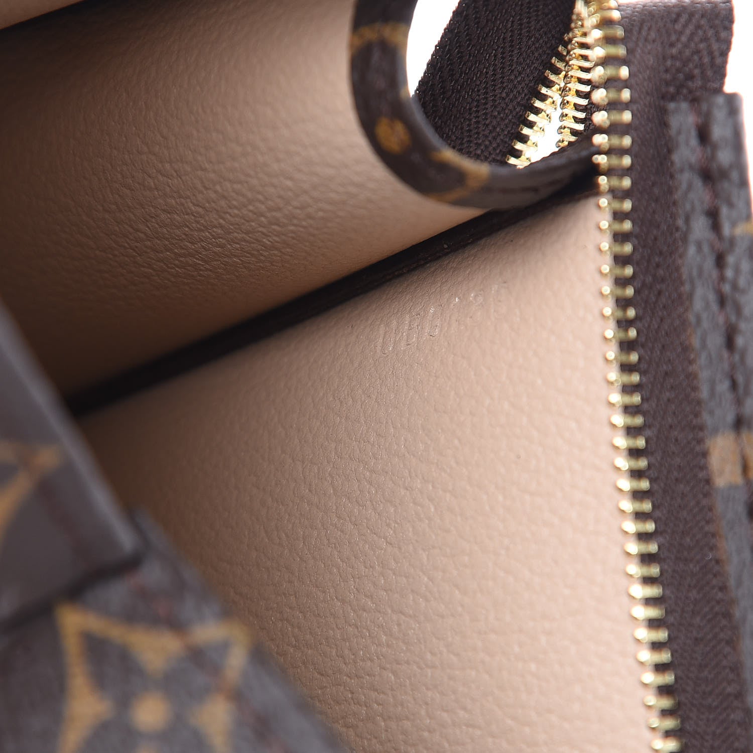Louis Vuitton Monogram Toiletry Pouch 19 6 of 11