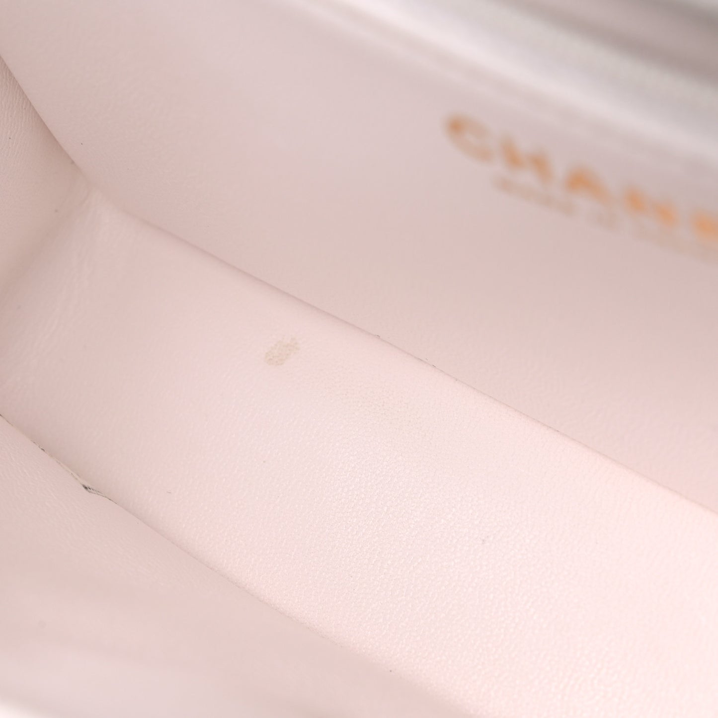 Caviar Quilted Medium Sweet Classic Flap White