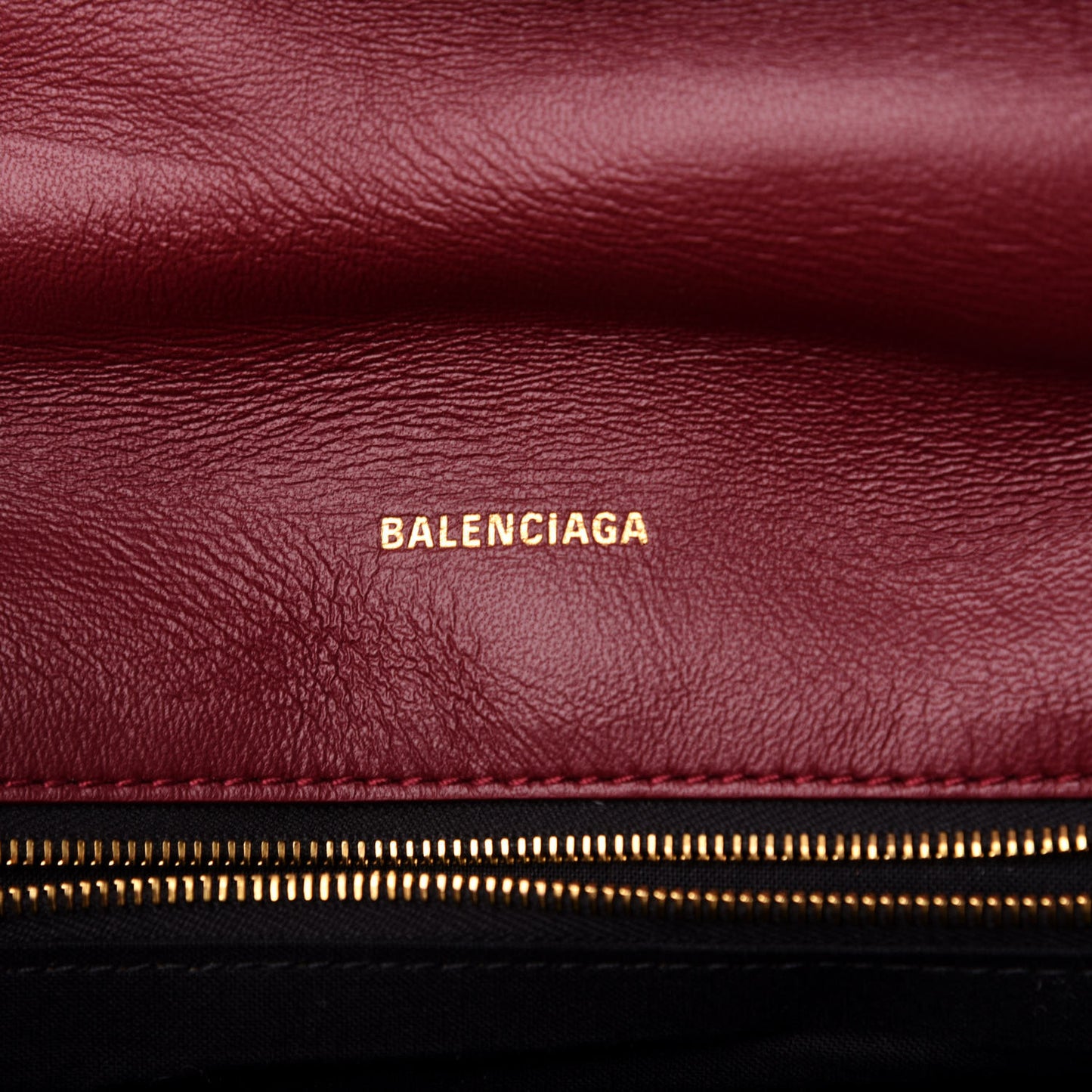 Nappa Calfskin Quilted Touch B Puffy Clutch Dark Red