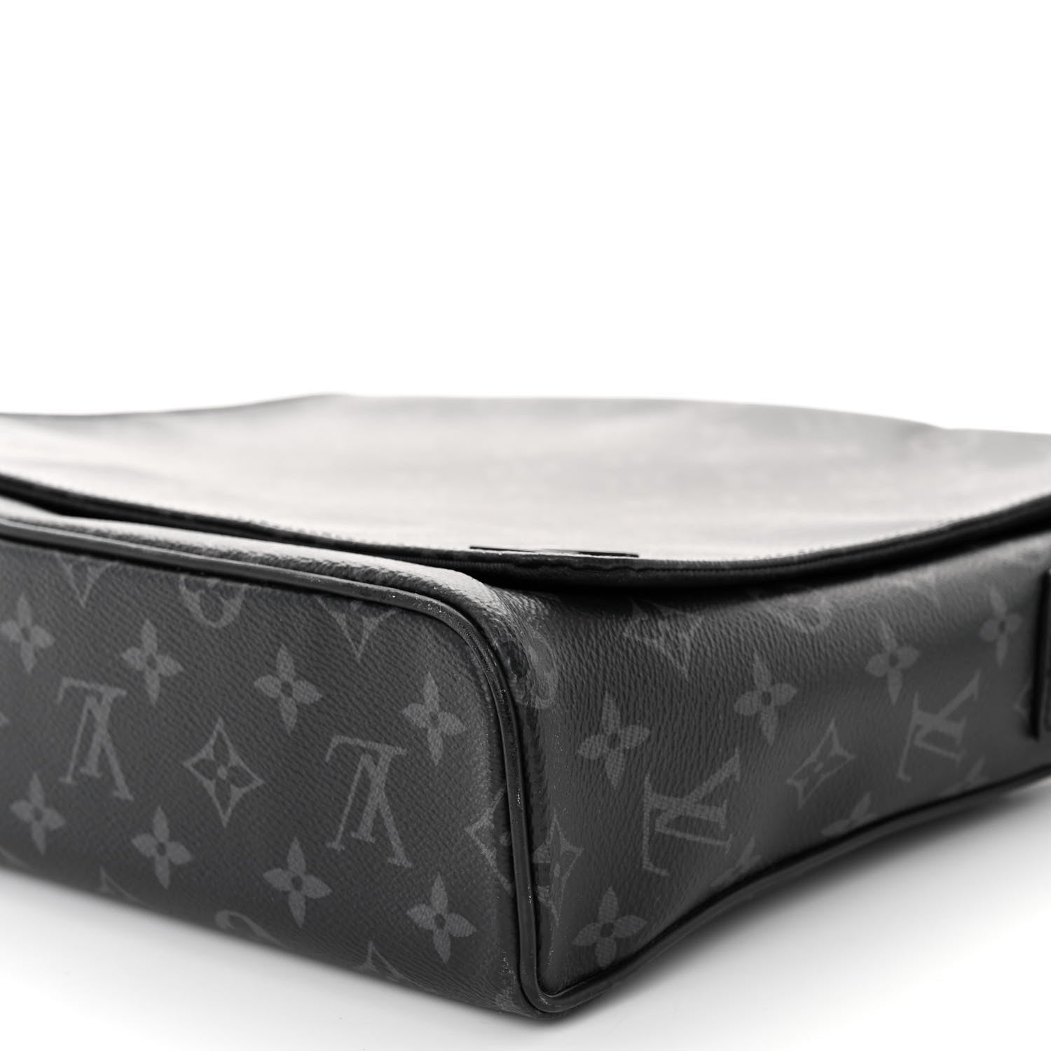 Louis Vuitton Monogram Eclipse District MM 9 of 9