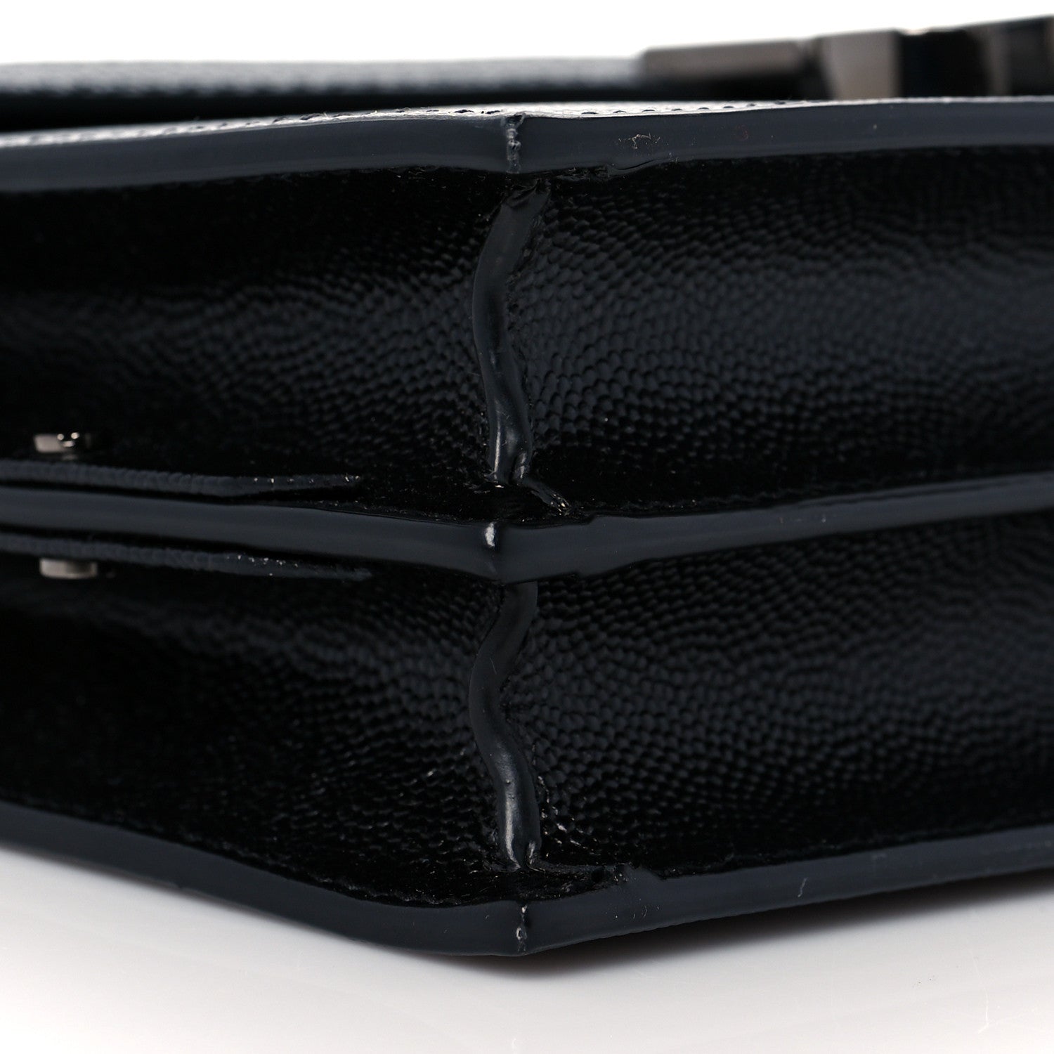Saint Laurent Grain De Poudre Monogram Cassandra Clasp Bag Black 9 of 10