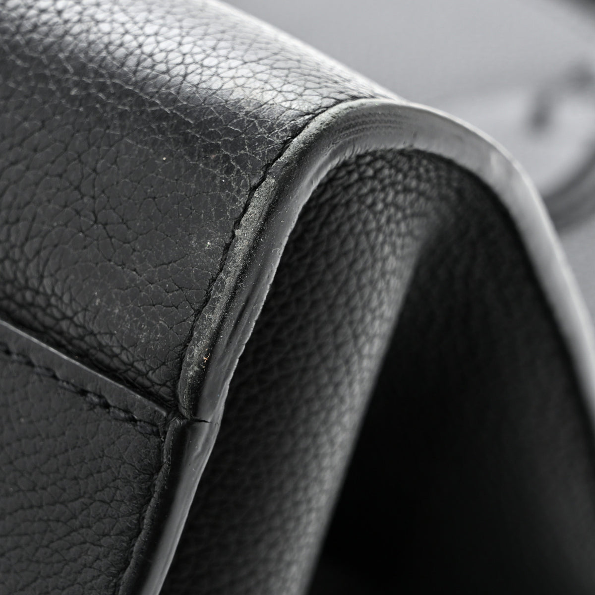 Soft Calfskin Lockme Tote MM Black