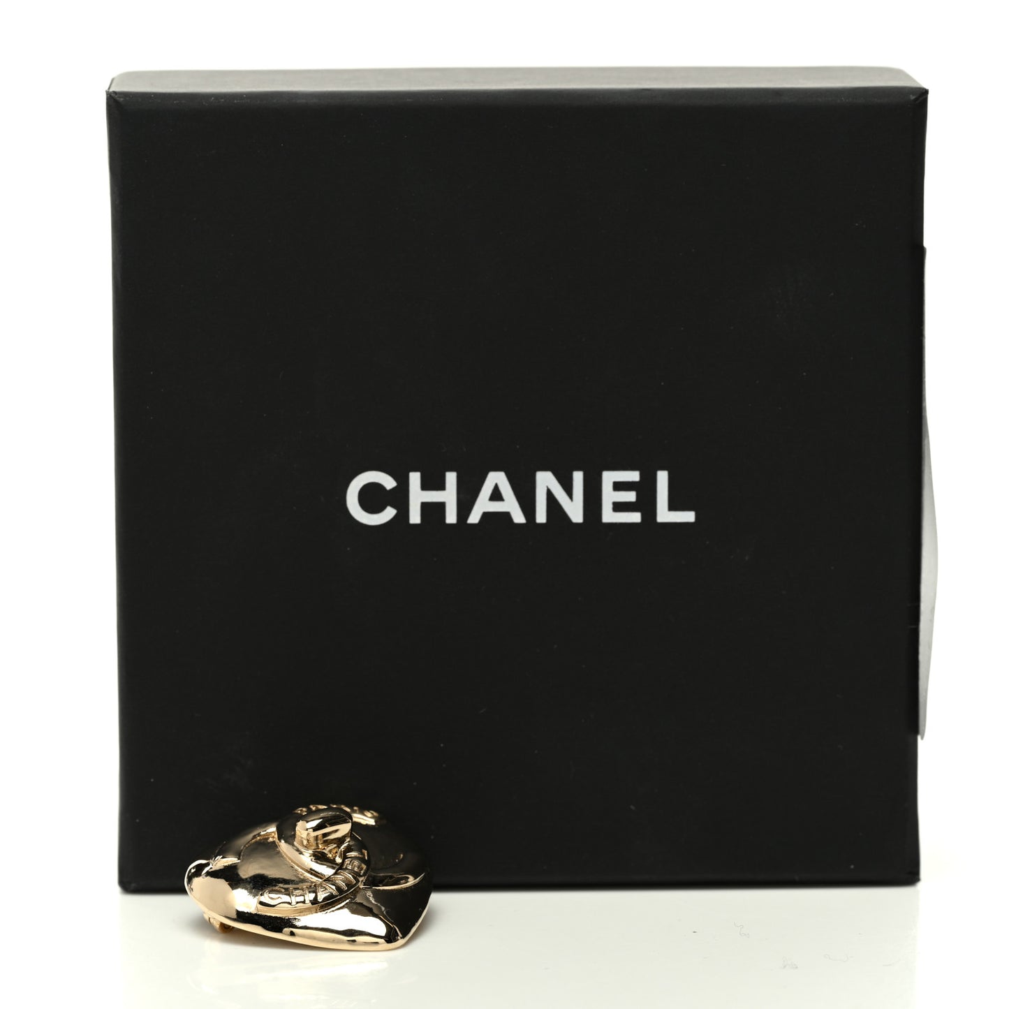 Metal CC Heart Turnlock Brooch Gold