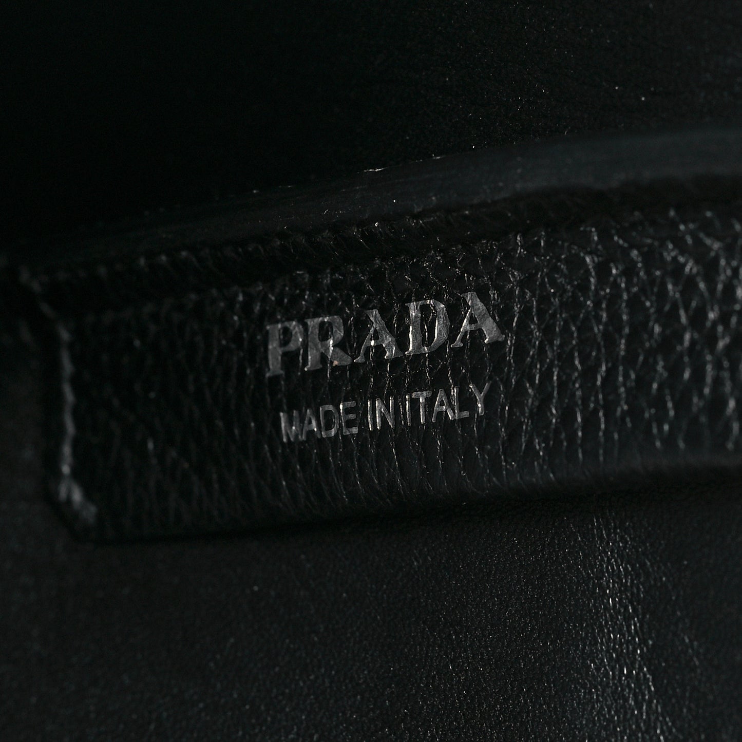 Vitello Daino Soft Medium Dynamique Tote Black