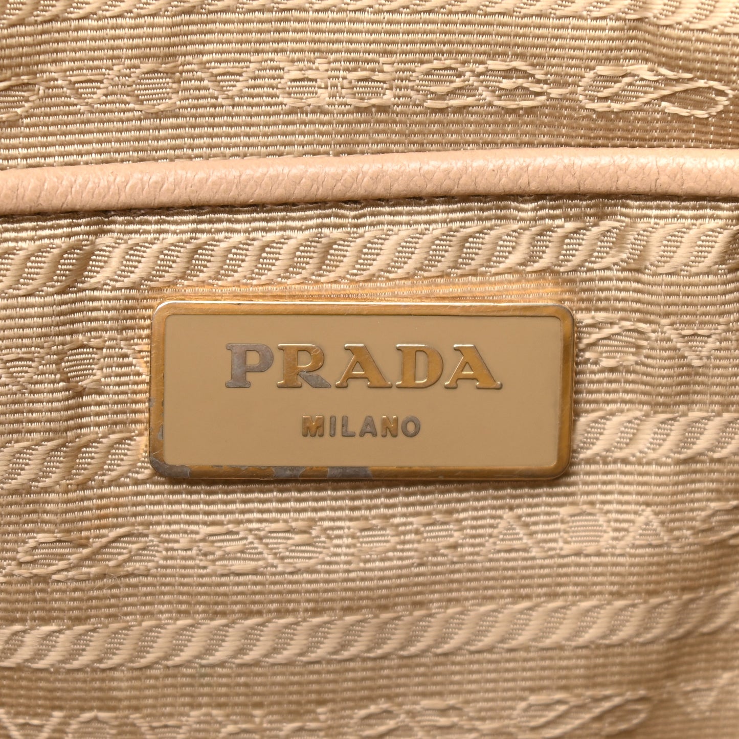 Saffiano Medium Galleria Double Zip Tote Cammeo