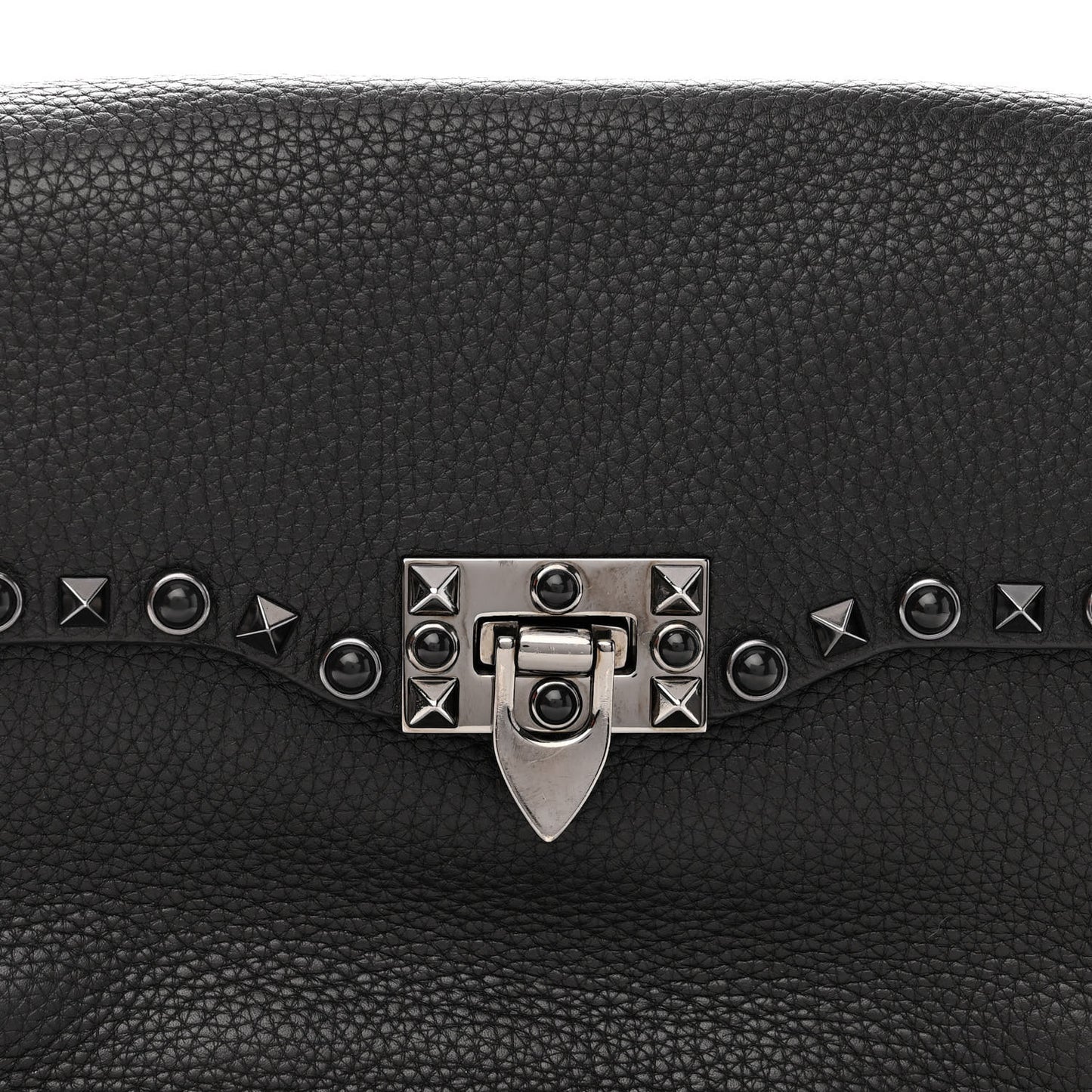 Pebbled Calfskin Onyx Medium Rockstud Rolling Flap Saddle Bag Black