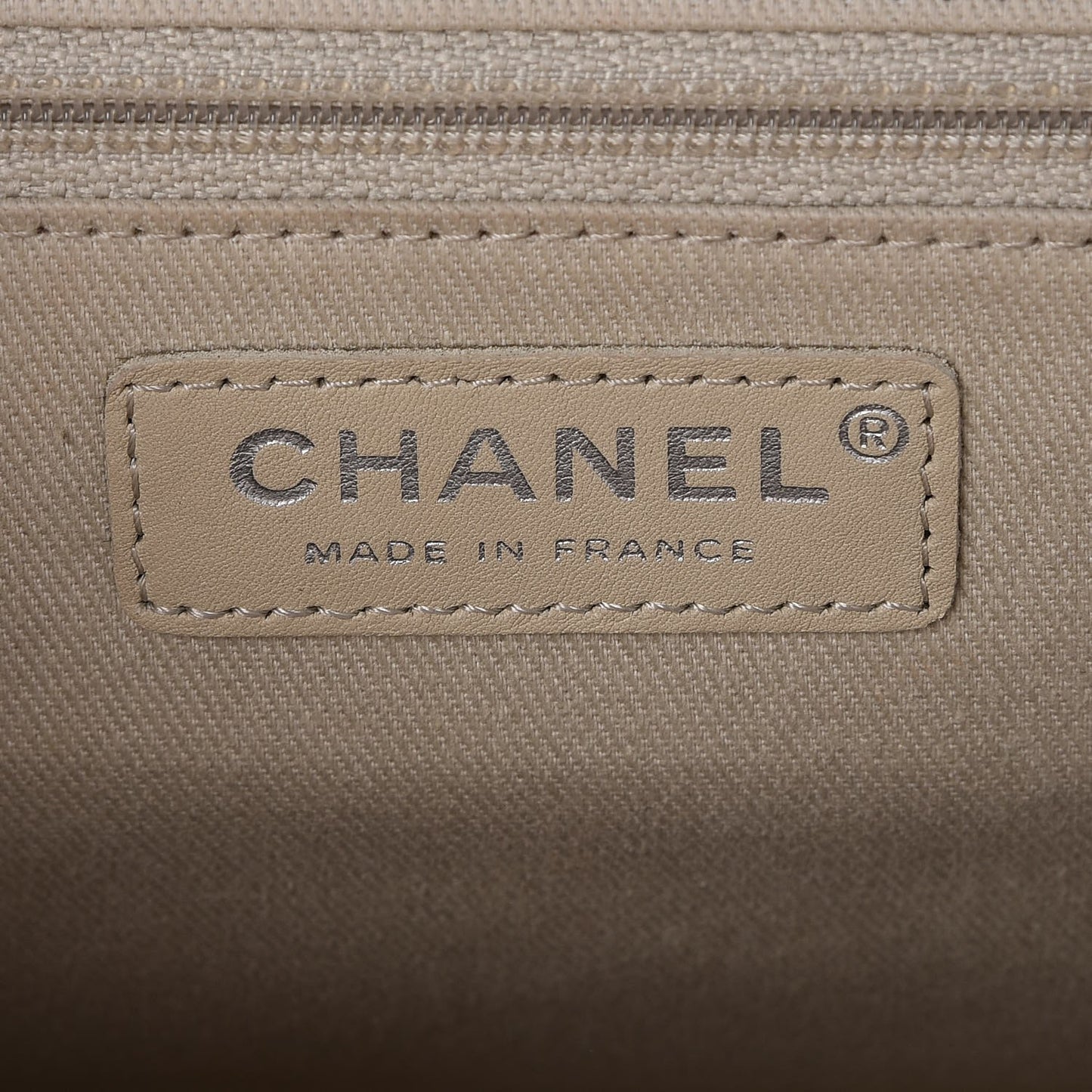 Caviar Timeless CC Shopping Tote Beige Clair