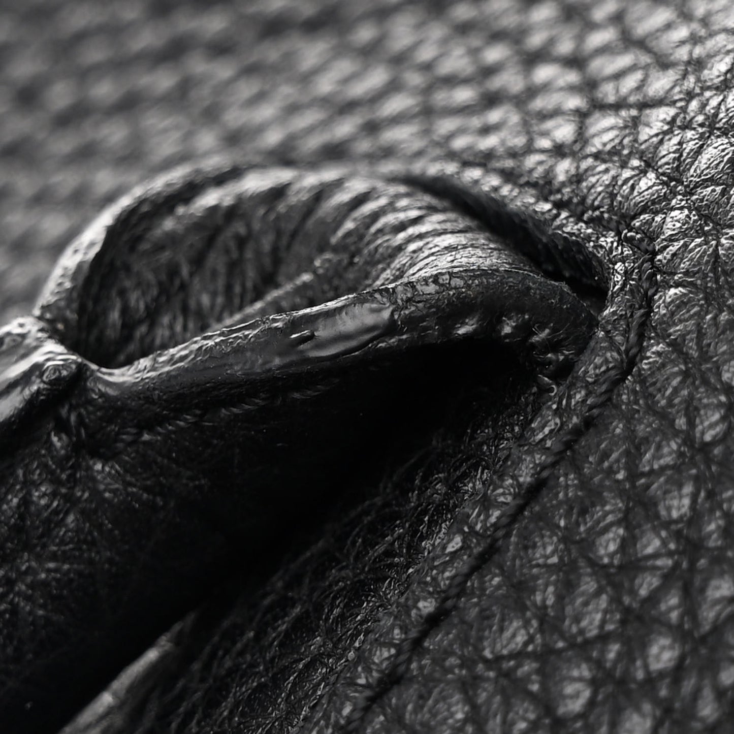 Classic Grain Calfskin Bayswater Black