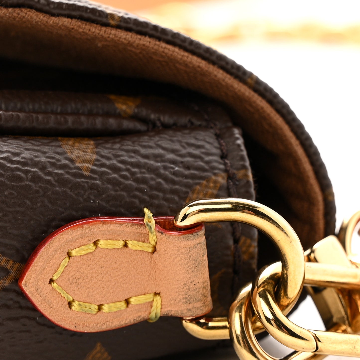 Monogram Ivy Wallet On Chain