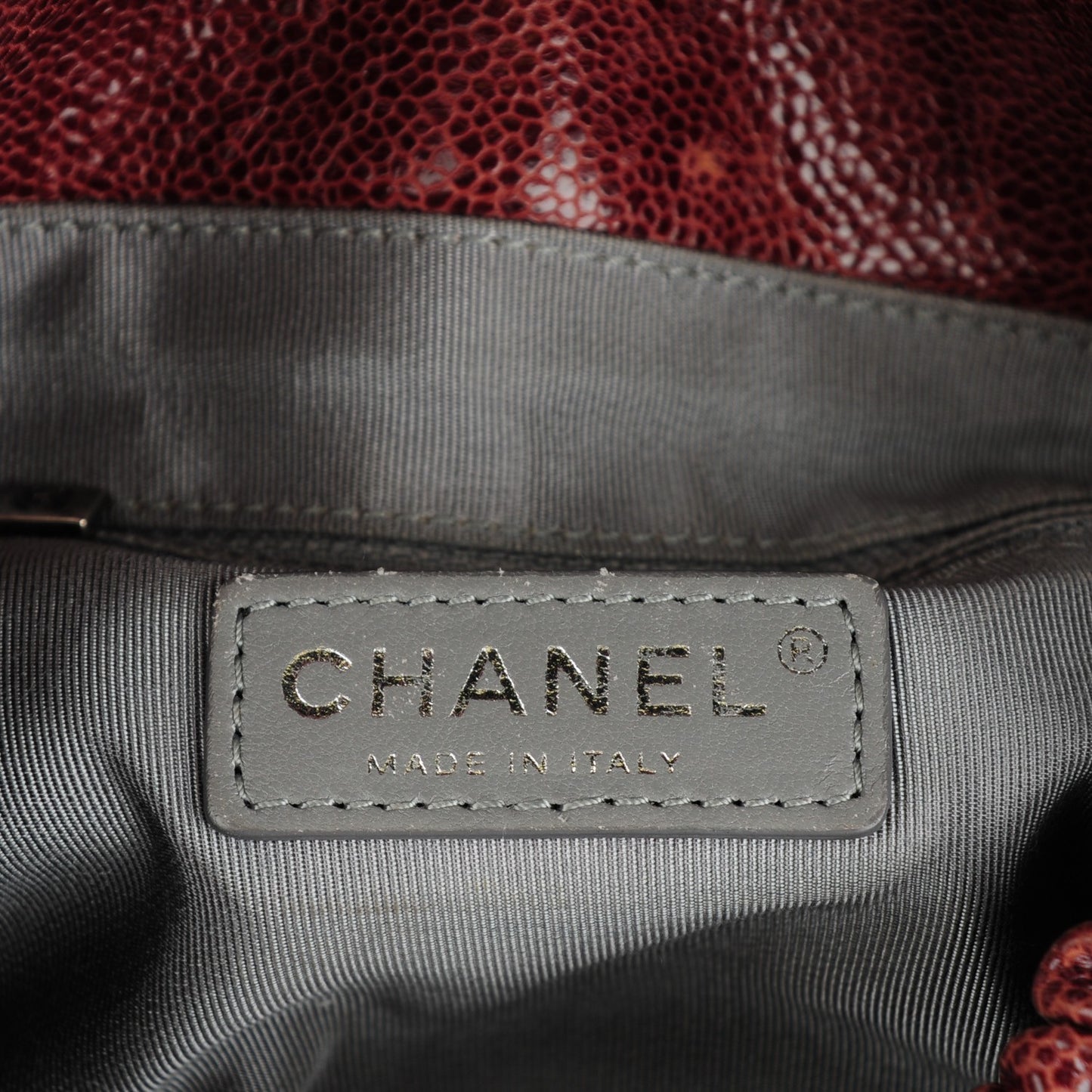 Grained Calfskin Quilted Medium Elastic Flap Bordeaux