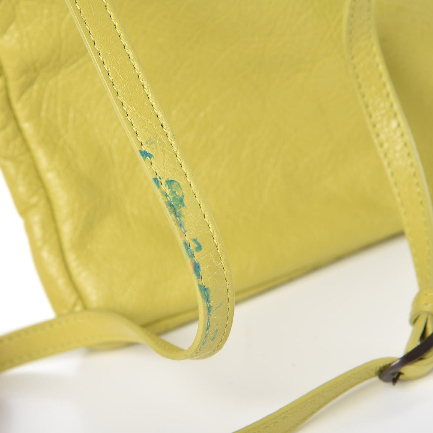 Agneau Classic Hardware Flat Crossbody Jaune Poussin