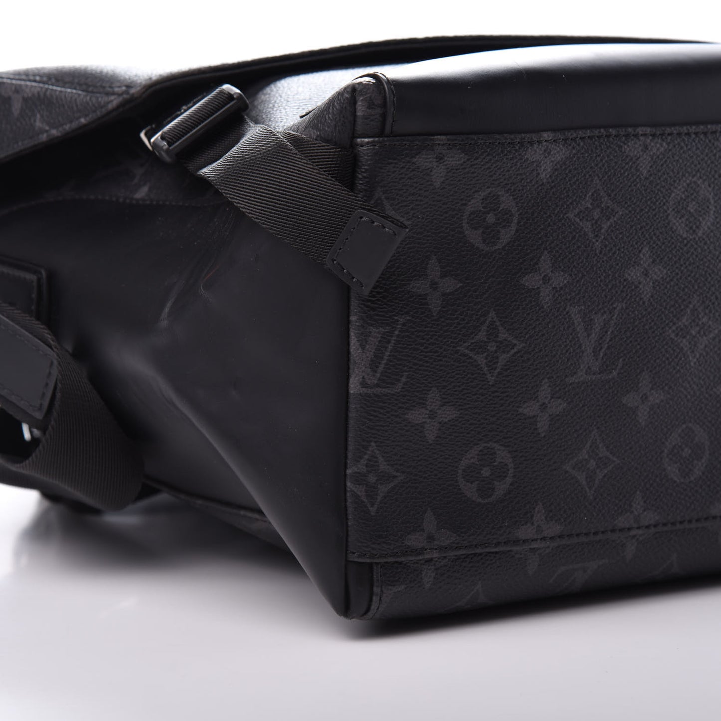 Monogram Eclipse Voyager Messenger MM