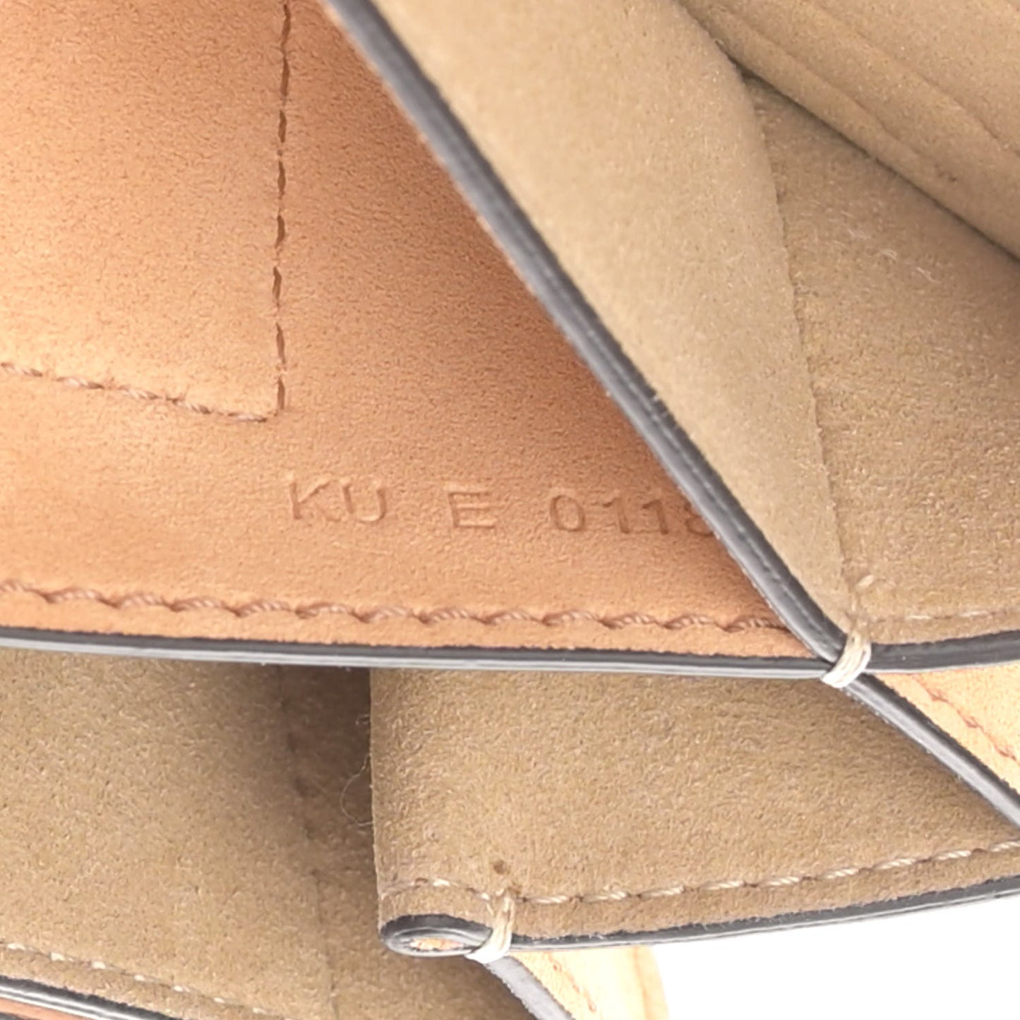 Sugar Goatskin Small GV3 Shoulder Bag Cipria