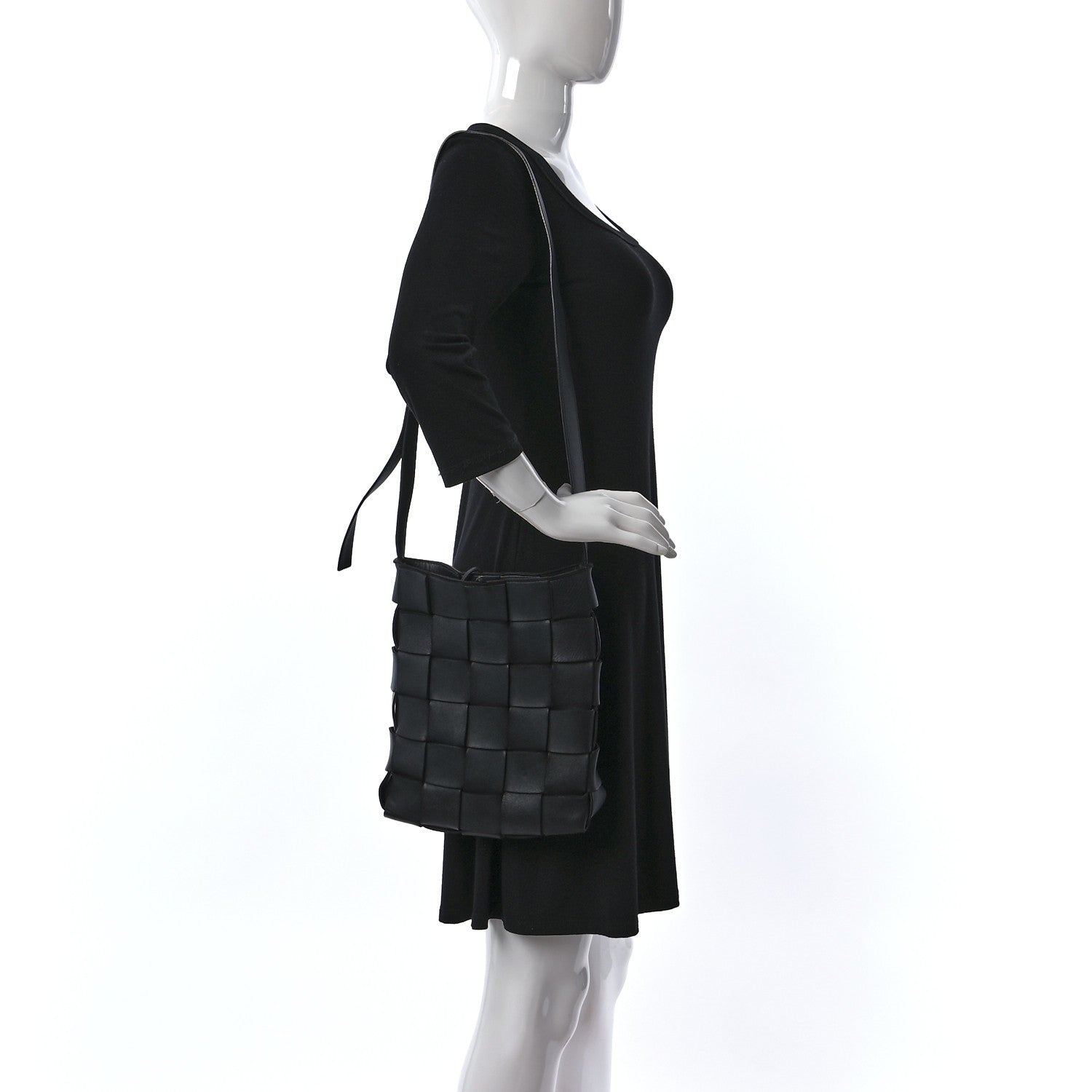 Bottega Veneta Lambskin Maxi Intrecciato Cassette Messenger Black 2 of 8