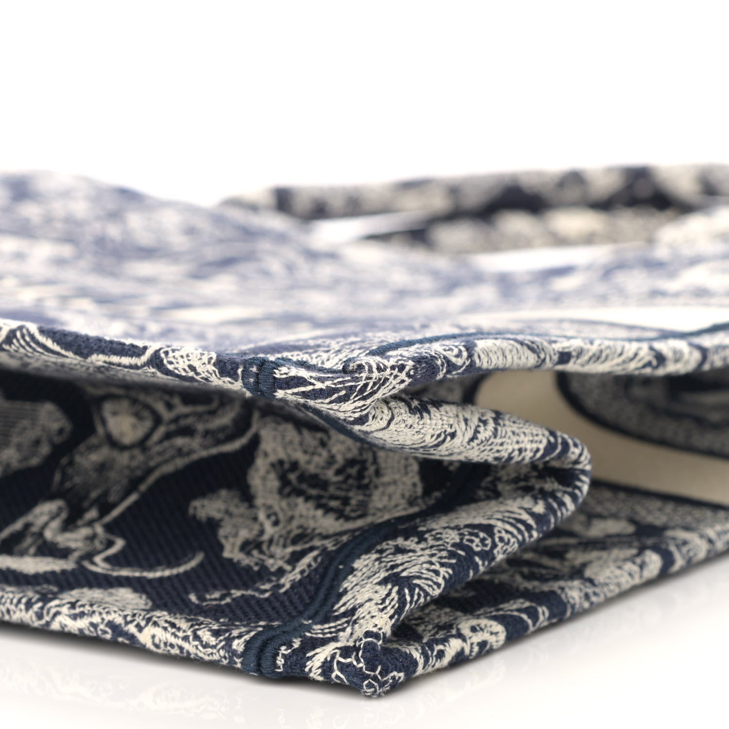 Christian Dior Canvas Embroidered Large Dioriviera Toile De Jouy Reverse Book Tote Blue 10 of 11