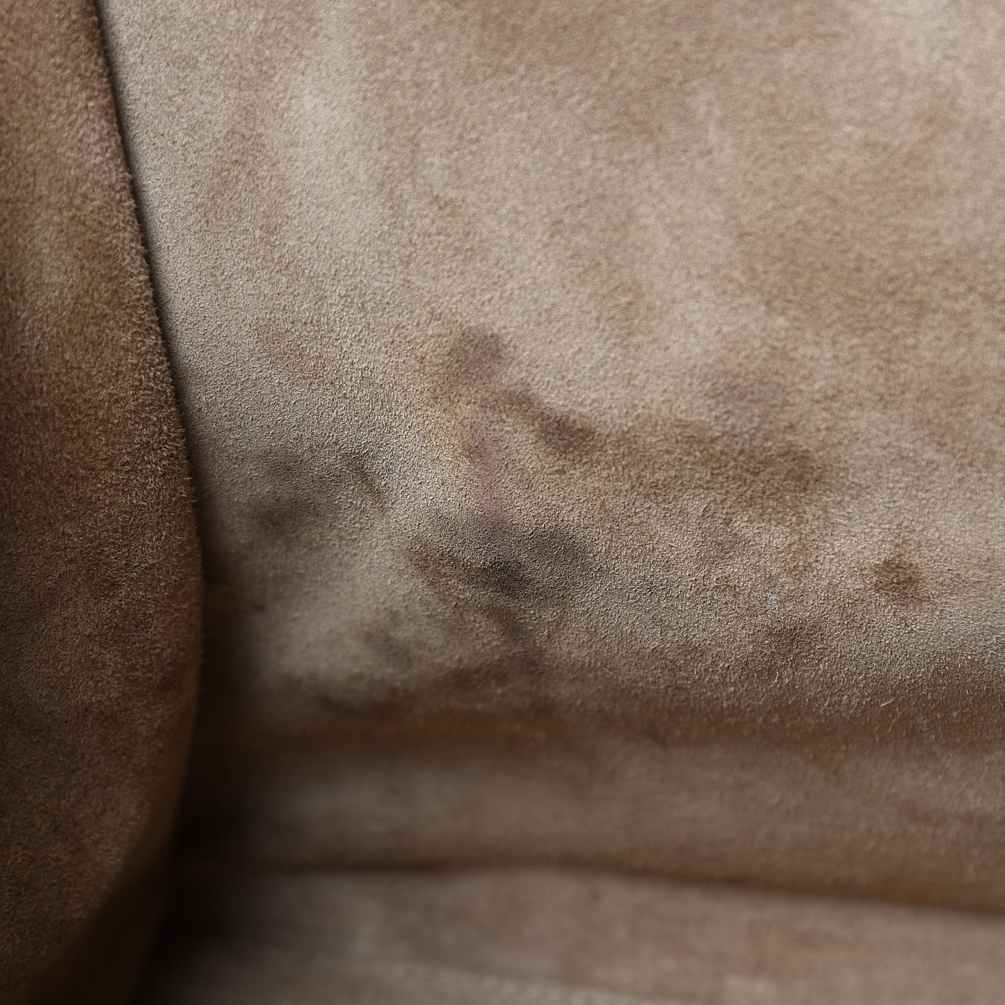 Grained Calfskin Medium Phantom Luggage Taupe