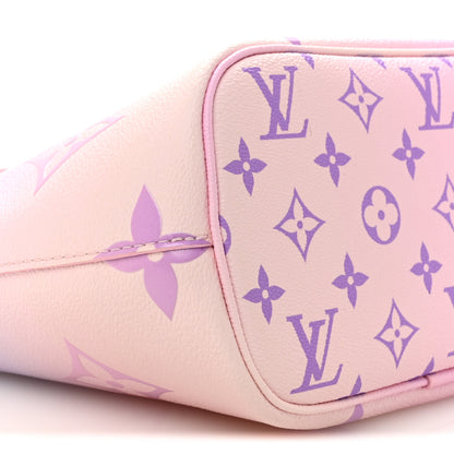 Louis Vuitton Monogram Giant Spring In The City Marshmallow Hobo PM Sunrise Pastel 8 of 12