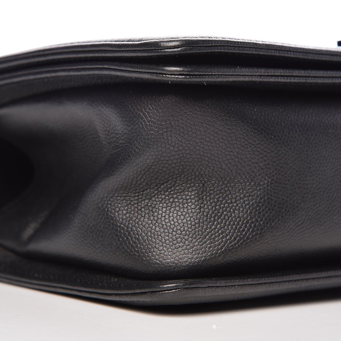 Caviar Quilted Medium Boy Flap So Black