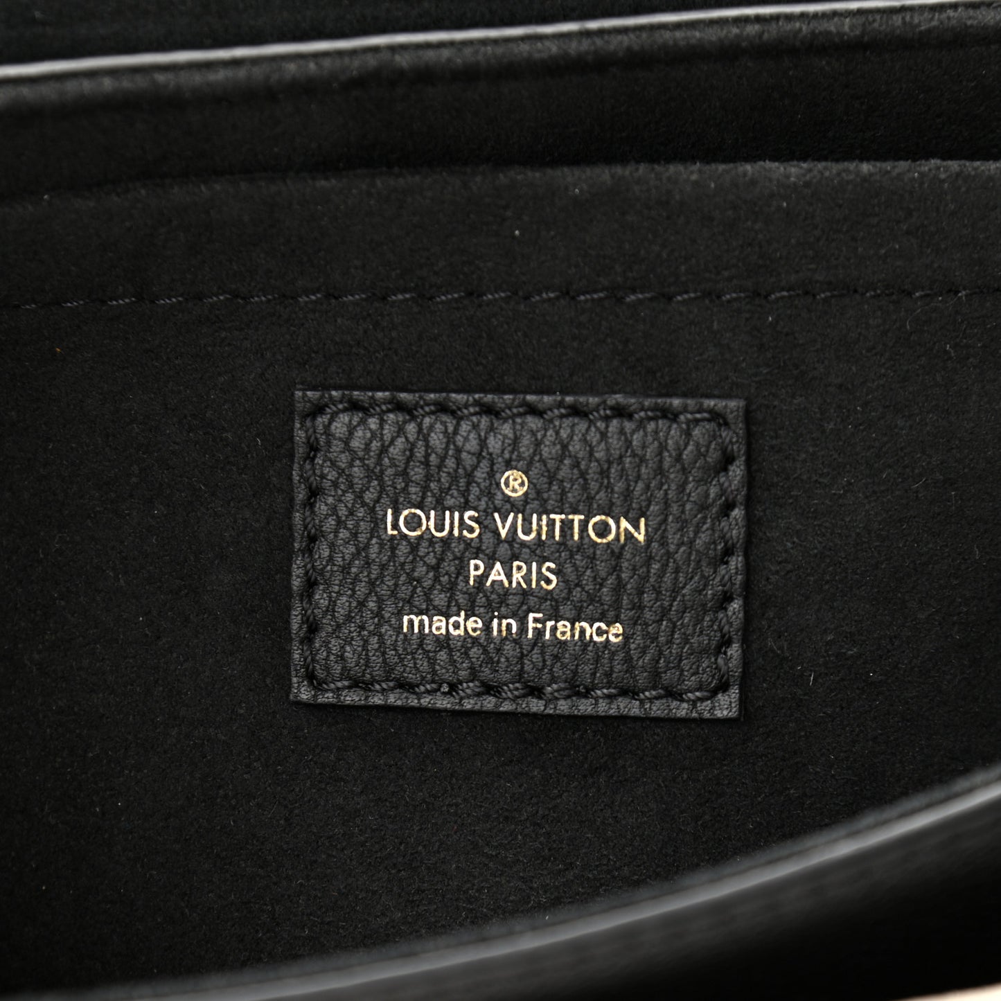 Grained Calfskin Lockme Tender Black