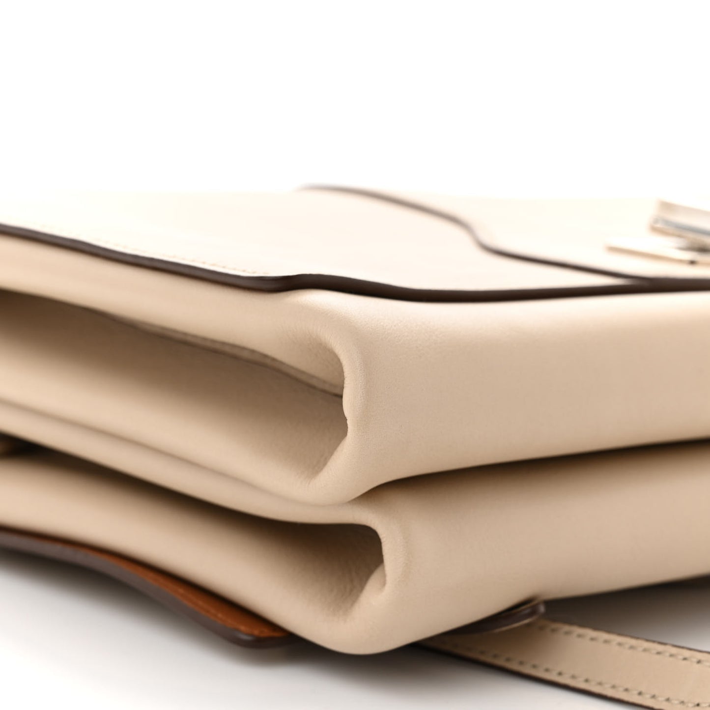 Vitello Soft Chain Shoulder Bag Cipria