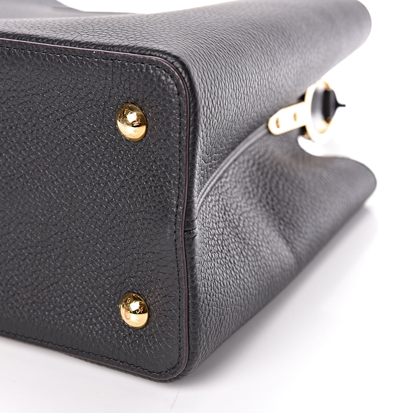 Taurillon Capucines MM Black