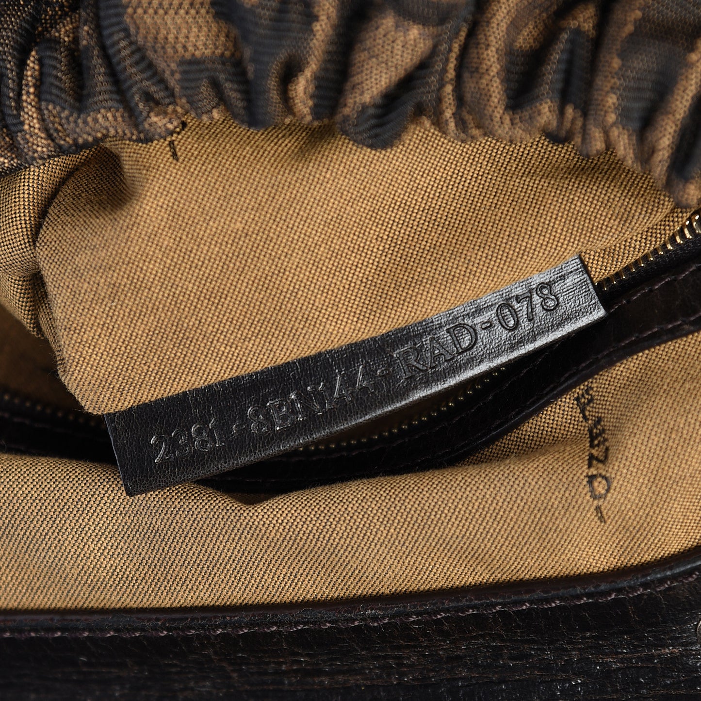 Zucca Medium Magic Bag Tobacco