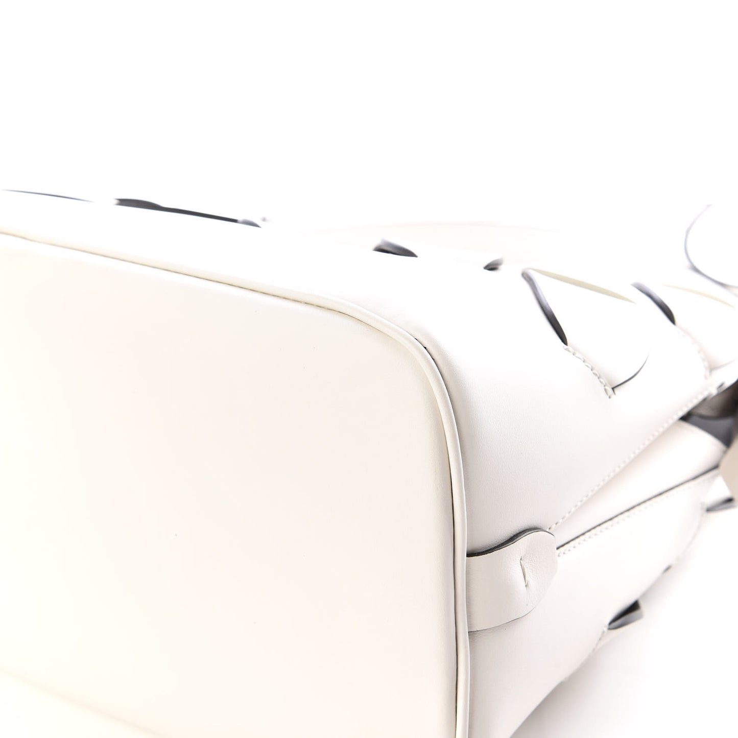 Vitello Intreccio Tress Handbag White Black