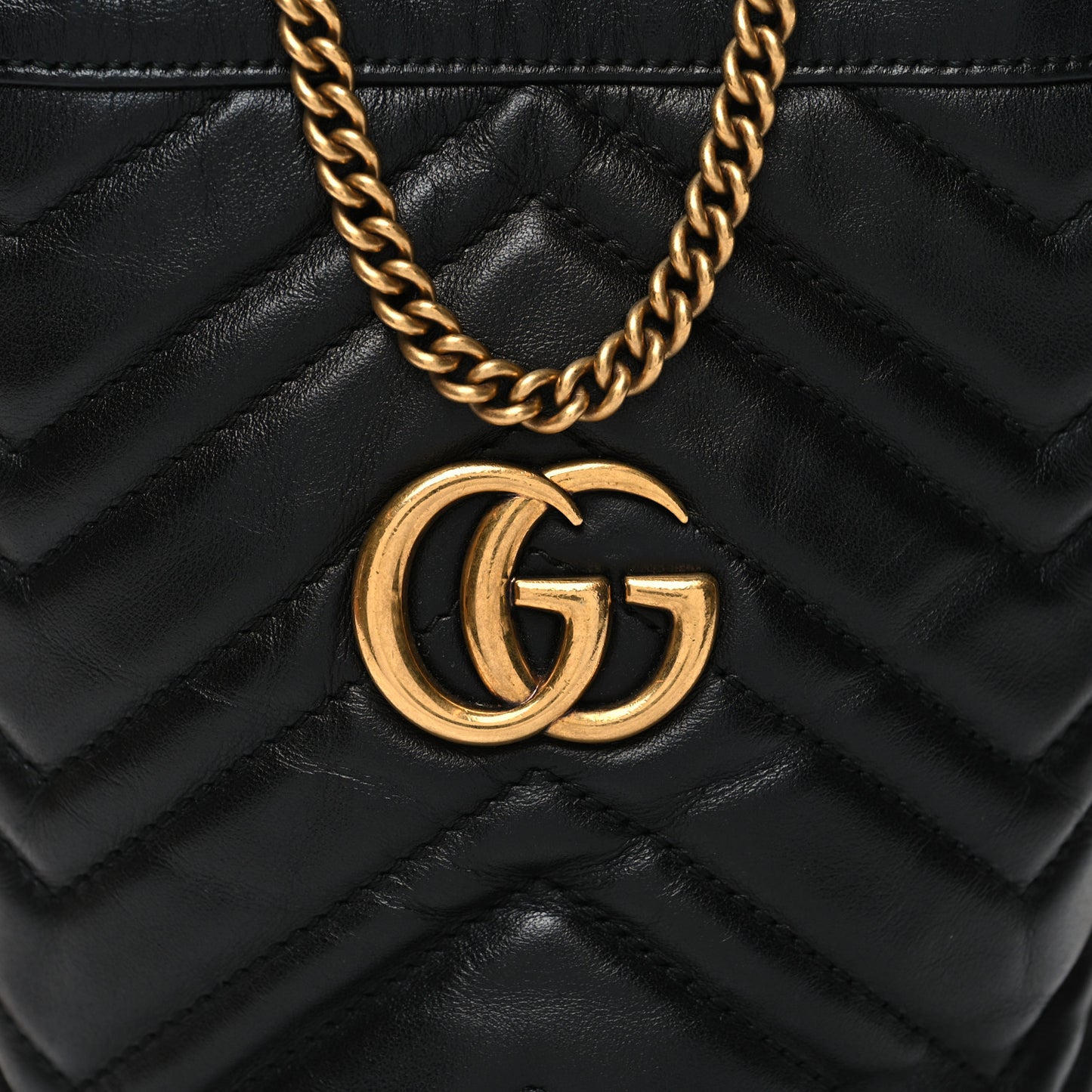 Calfskin Matelasse Mini GG Marmont 2.0 Bucket Bag Black