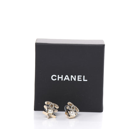 Chanel Crystal Pearl Charming Winter CC Star Heart Earrings Gold 5 of 5