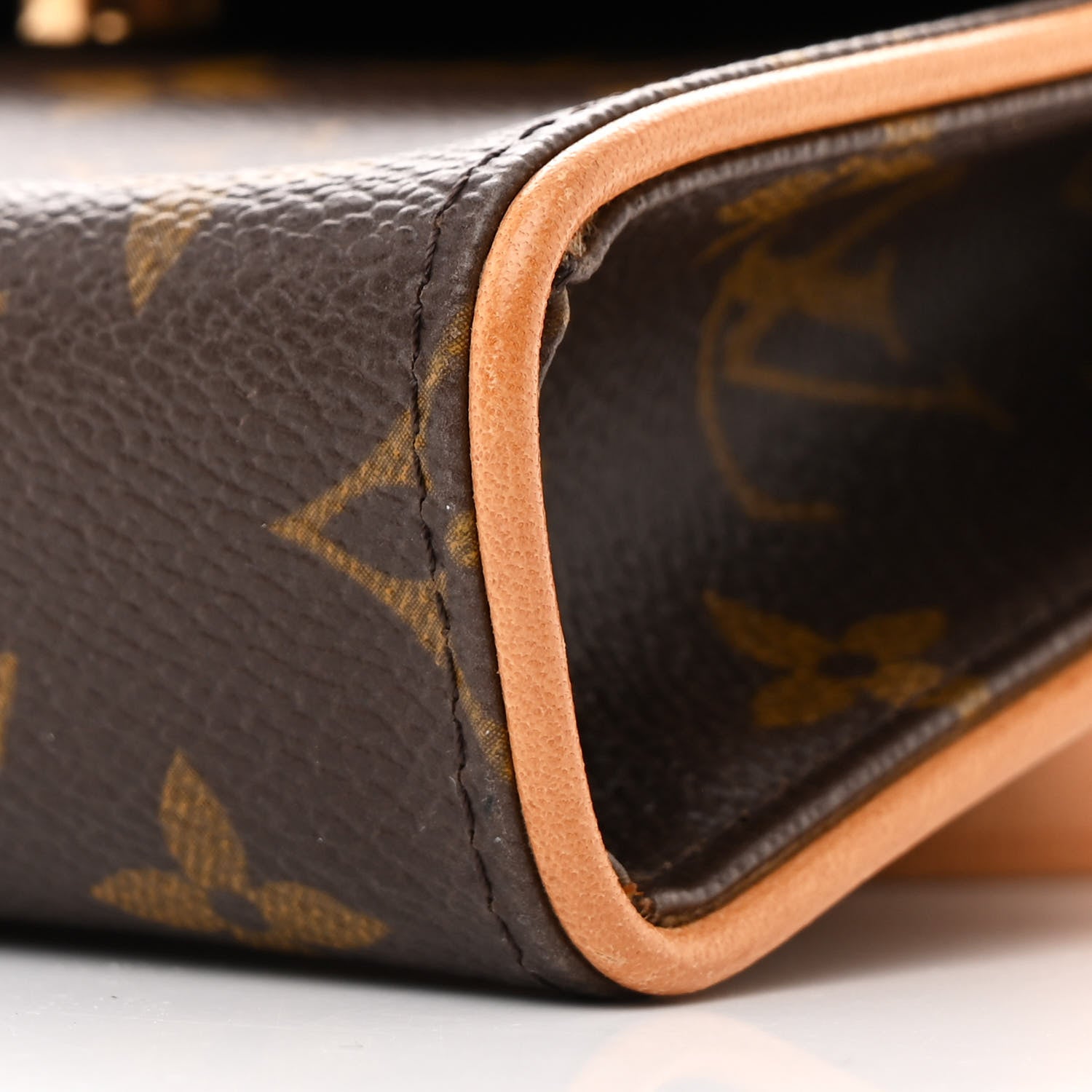 Louis Vuitton Monogram Pochette Florentine S 10 of 10