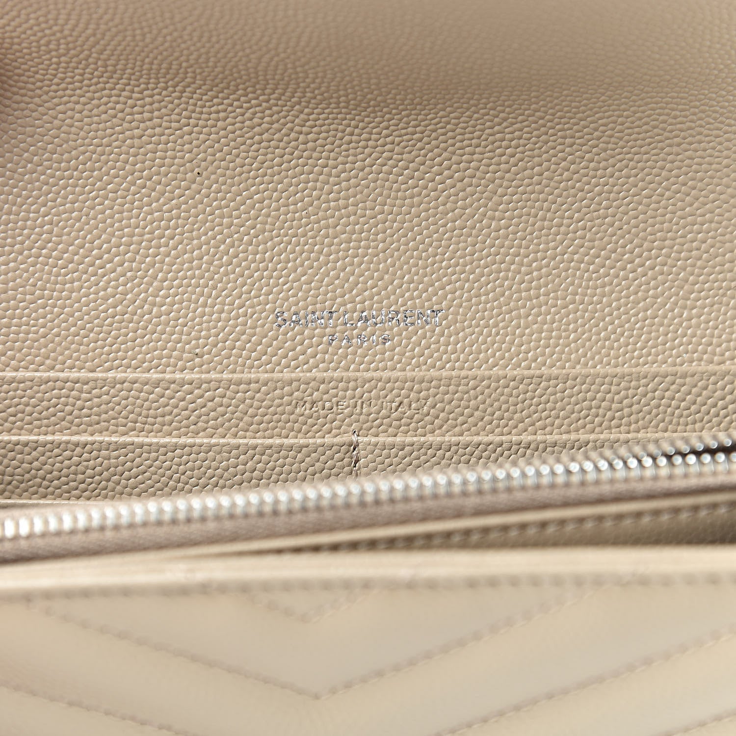 Saint Laurent Grain De Poudre Matelasse Chevron Monogram Flap Wallet Famme 6 of 8
