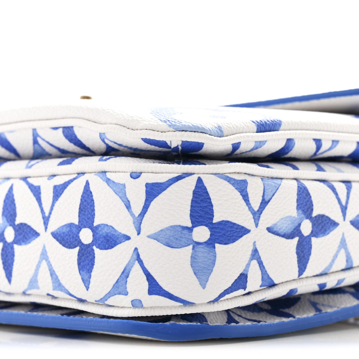 Monogram Giant By The Pool Pochette Metis MM Blue