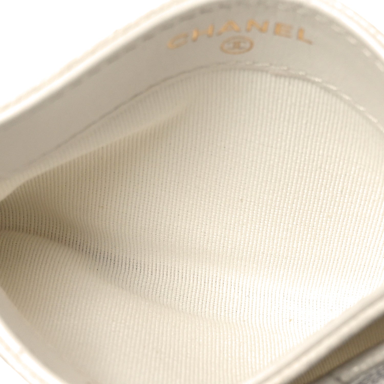 Chanel Caviar Quilted Card Holder White 5 of 10