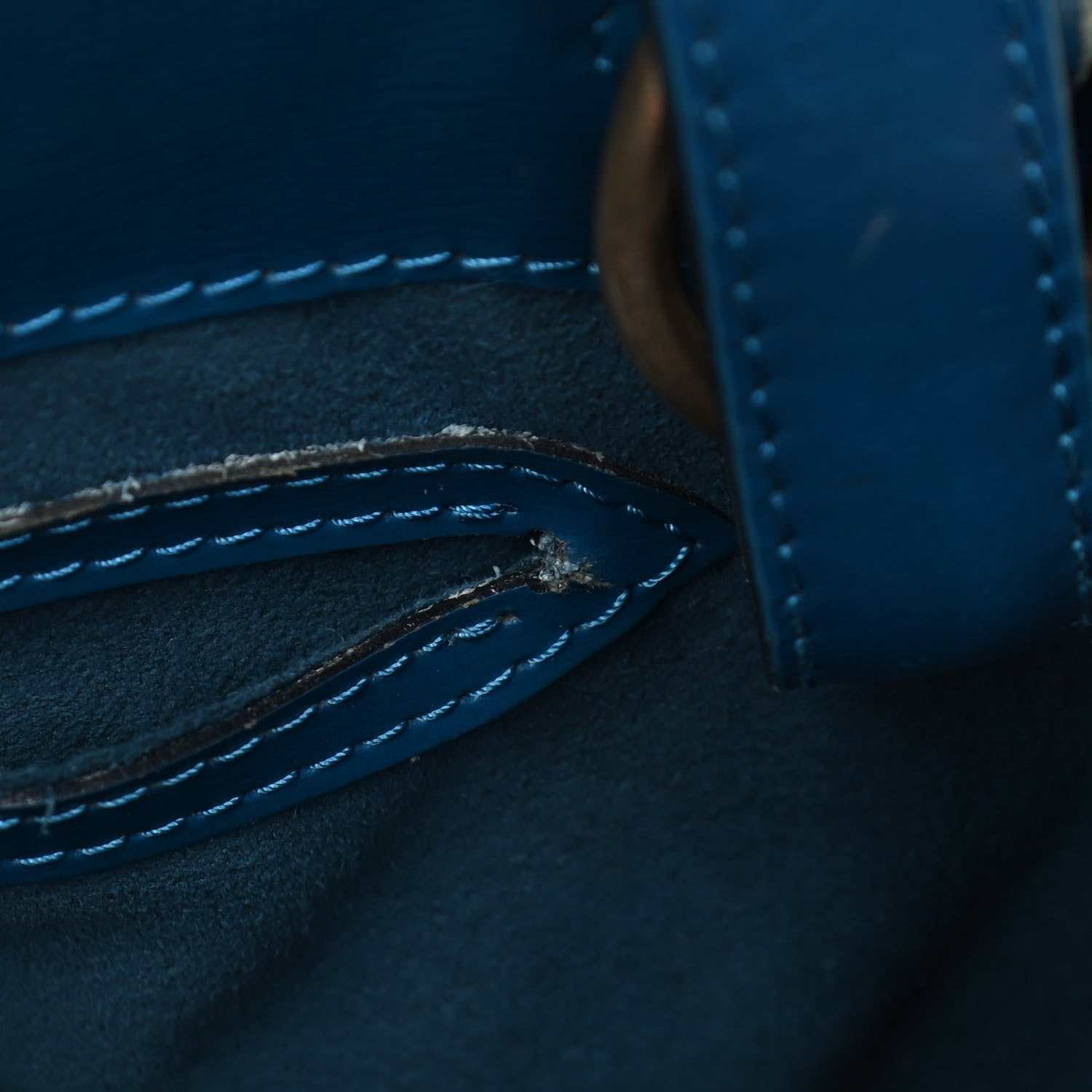 Louis Vuitton Epi Cluny Toledo 7 of 25
