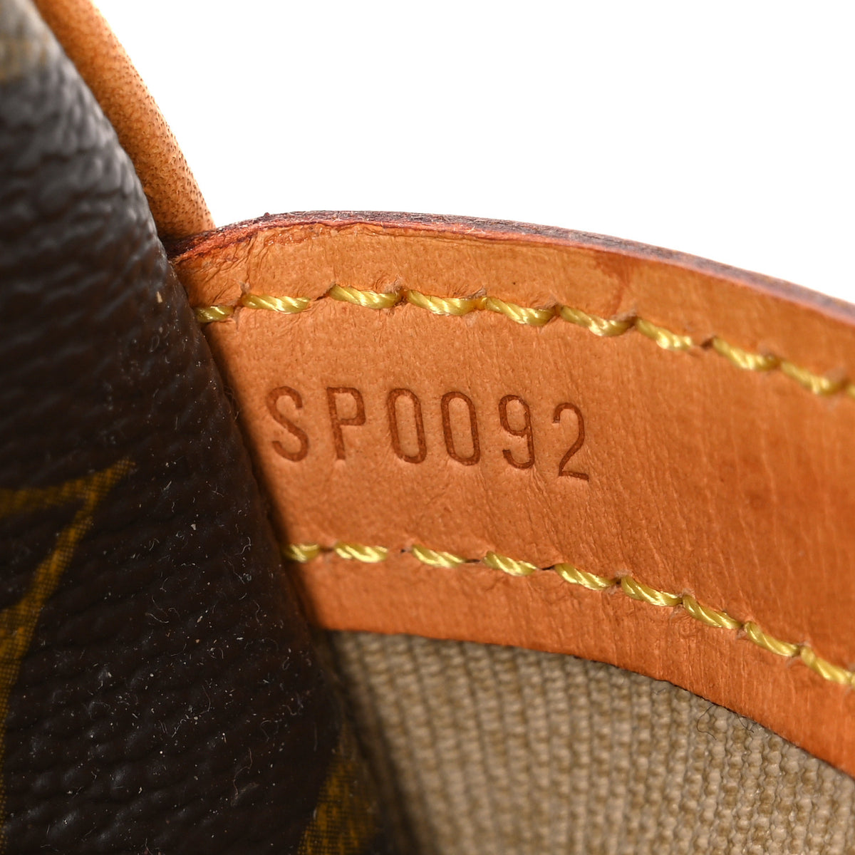 Louis Vuitton Monogram Reporter PM 6 of 9