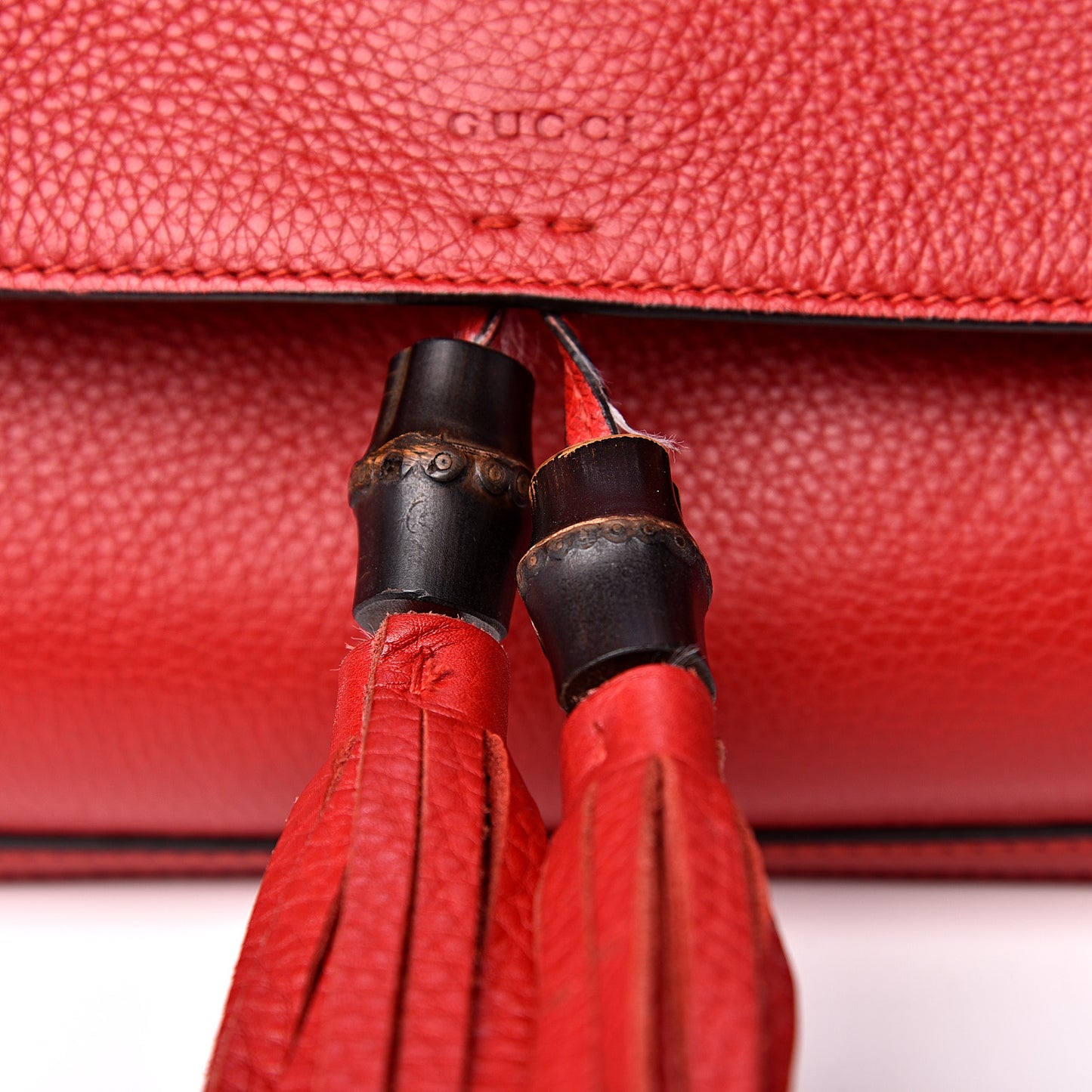 Pebbled Calfskin Medium Bamboo Daily Flap Shoulder Bag Red