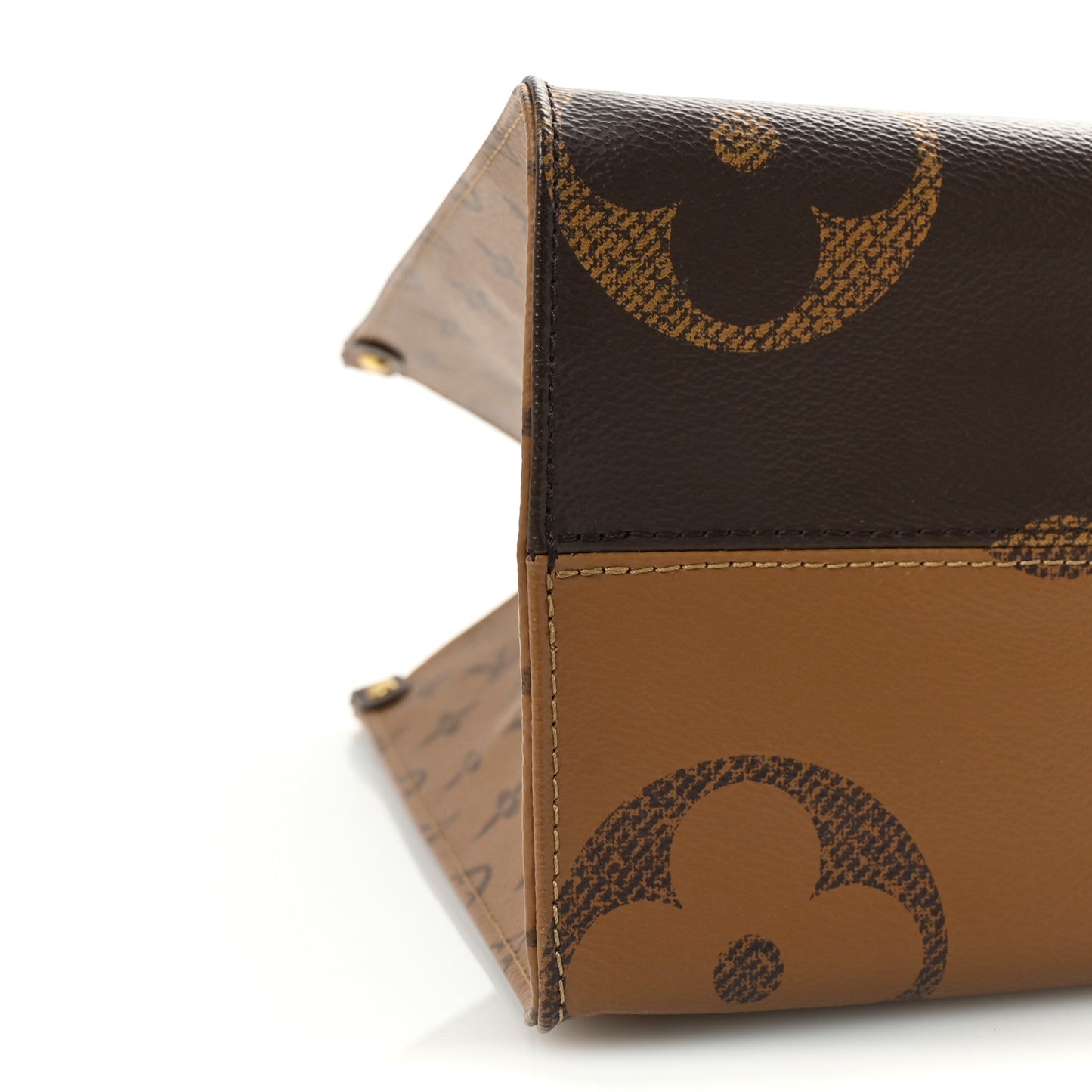 Reverse Monogram Giant Onthego MM