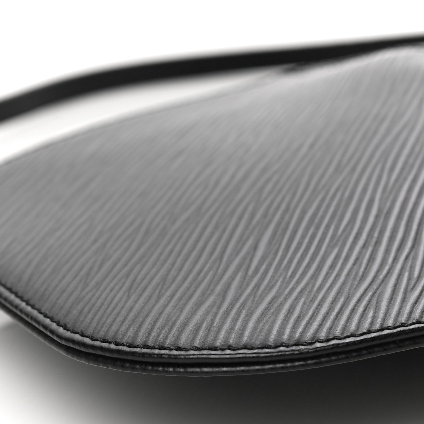 Epi Demi Lune Pochette Black