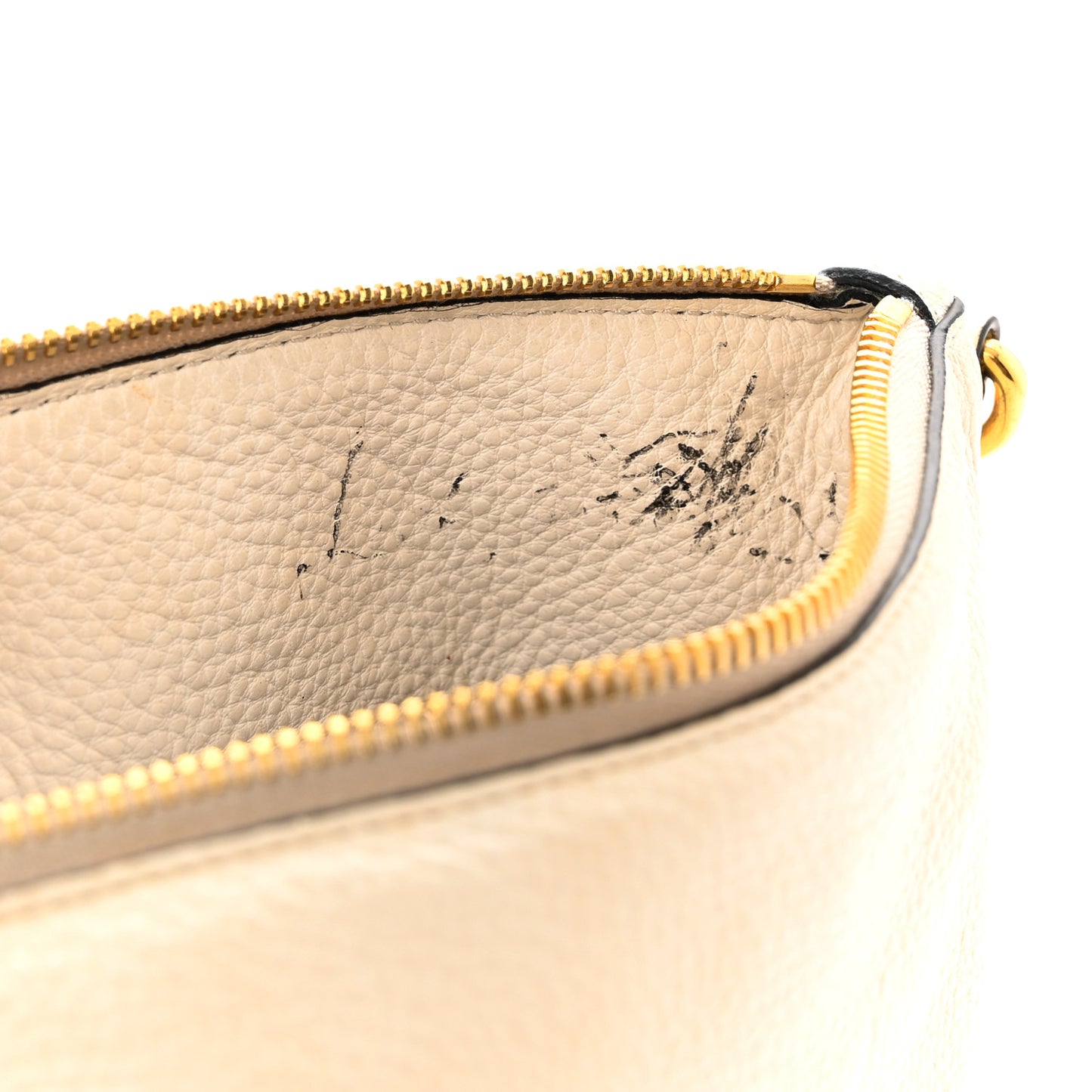 Vitello Daino Zippered Shoulder Bag White