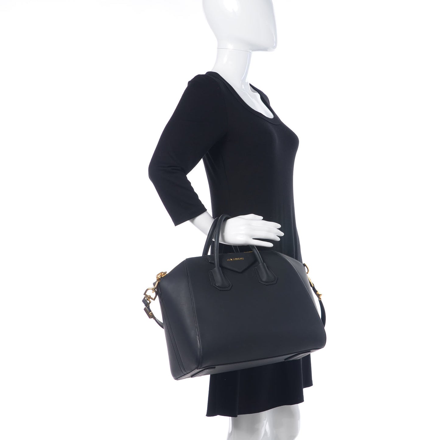 Rubber Effect Calfskin Medium Antigona Black