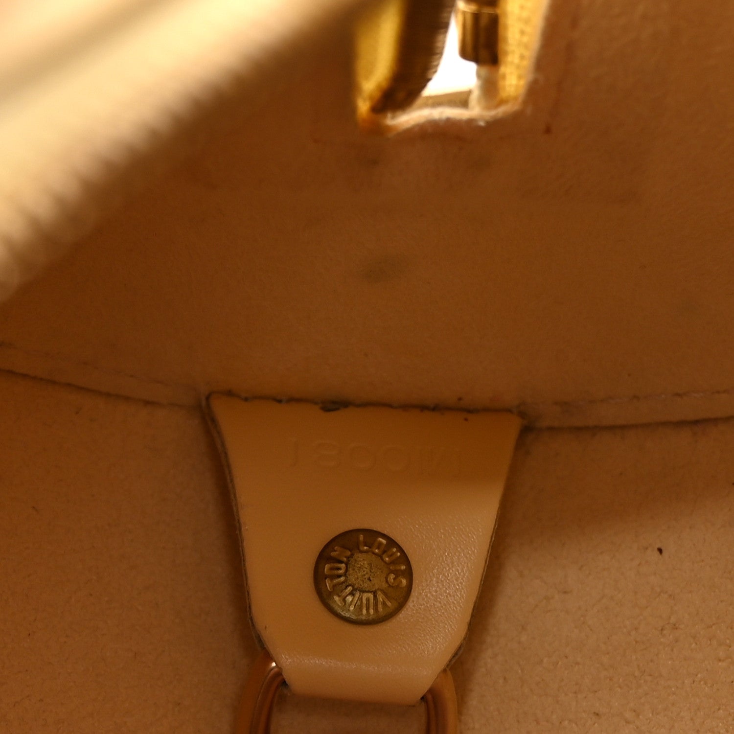 Louis Vuitton Epi Soufflot Vanilla 7 of 10