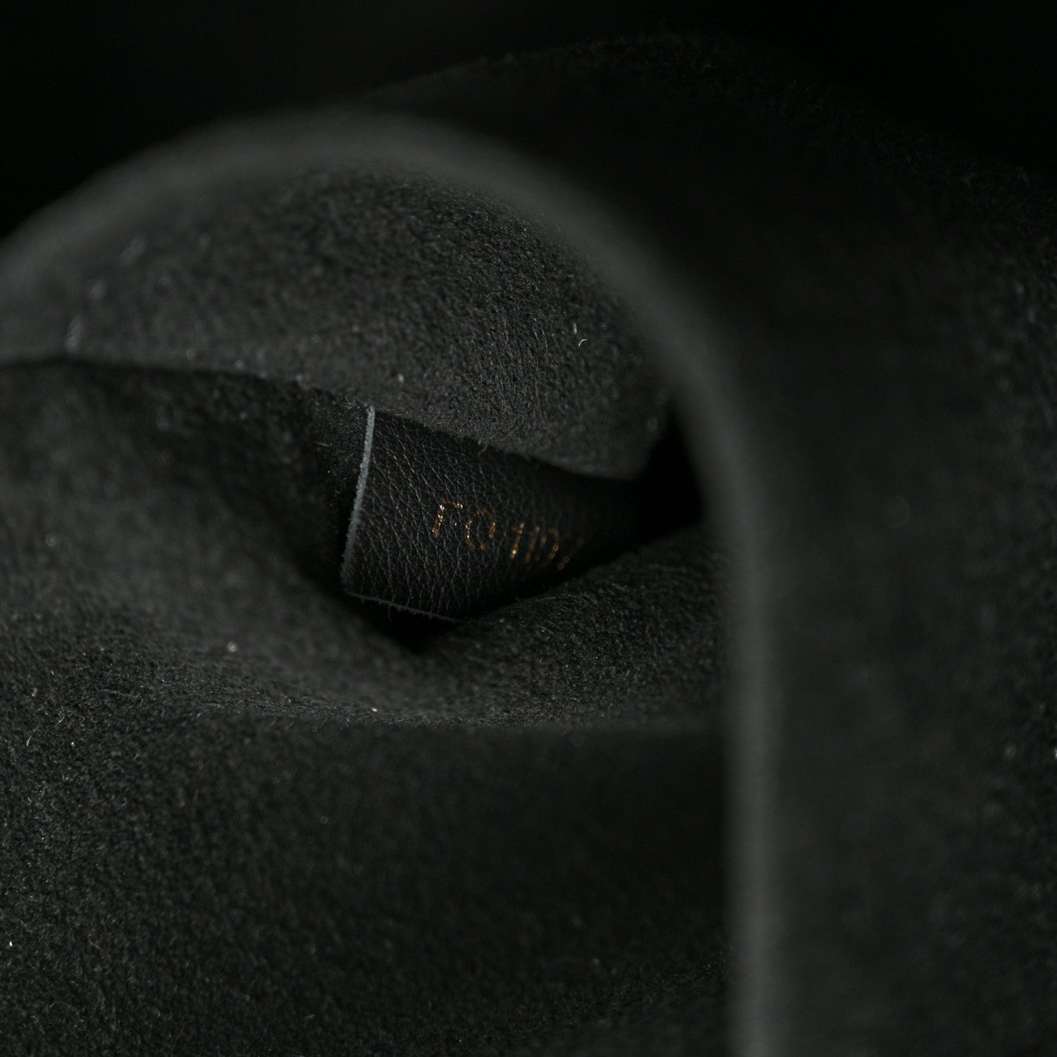 Louis Vuitton Reverse Monogram Triangle Softy 7 of 10
