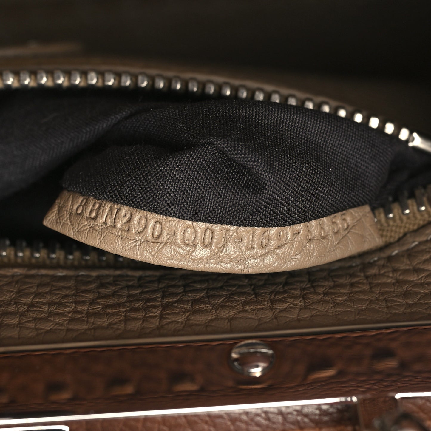 Cuoio Romano Selleria Bi-Color Medium Peekaboo Iconic Satchel Mou Deserto