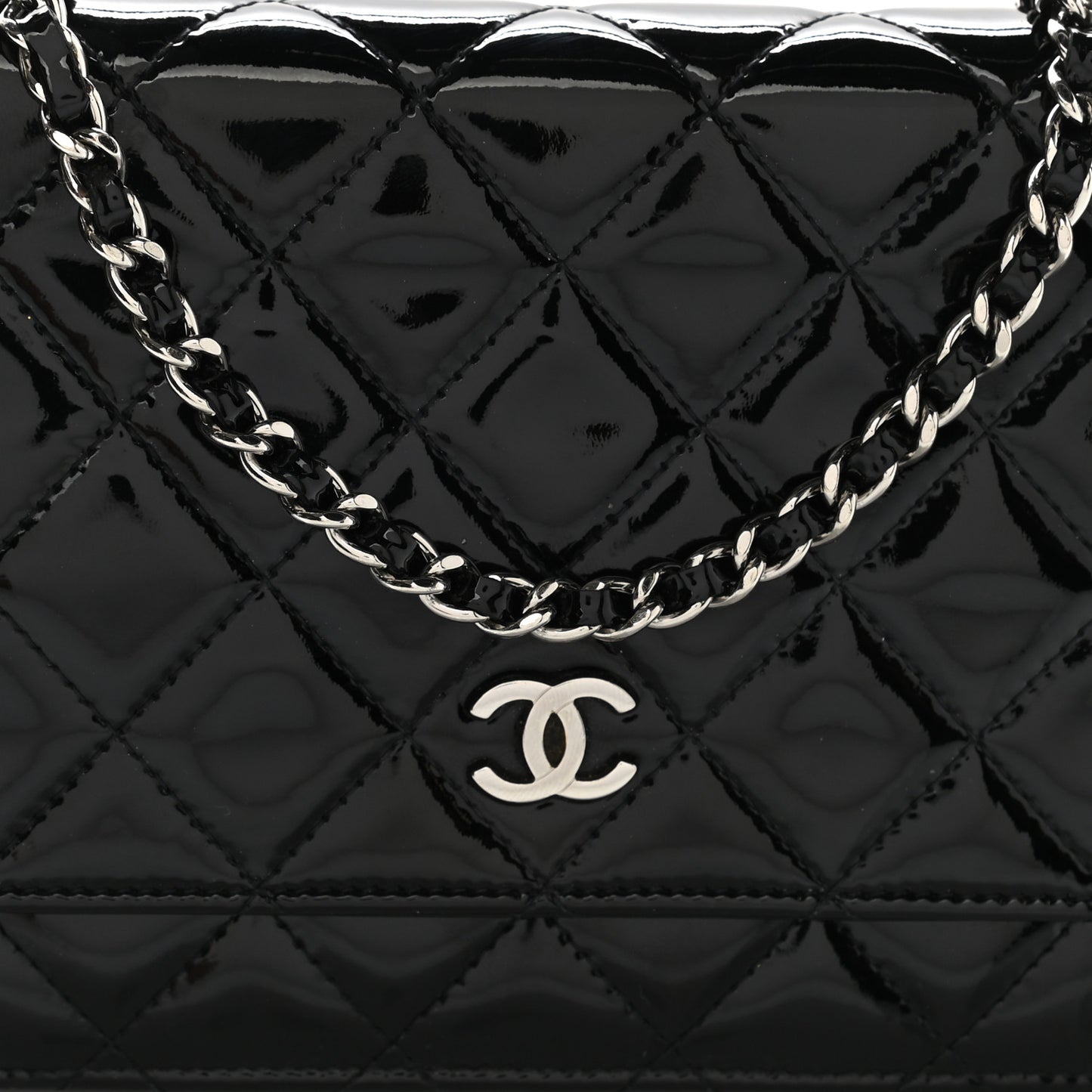 Patent Quilted Wallet On Chain WOC Black