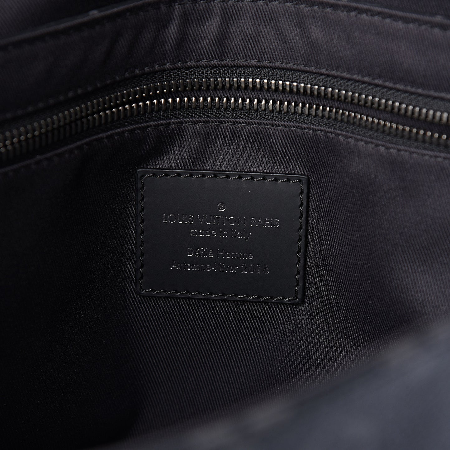 Monogram Eclipse Voyager PM Messenger