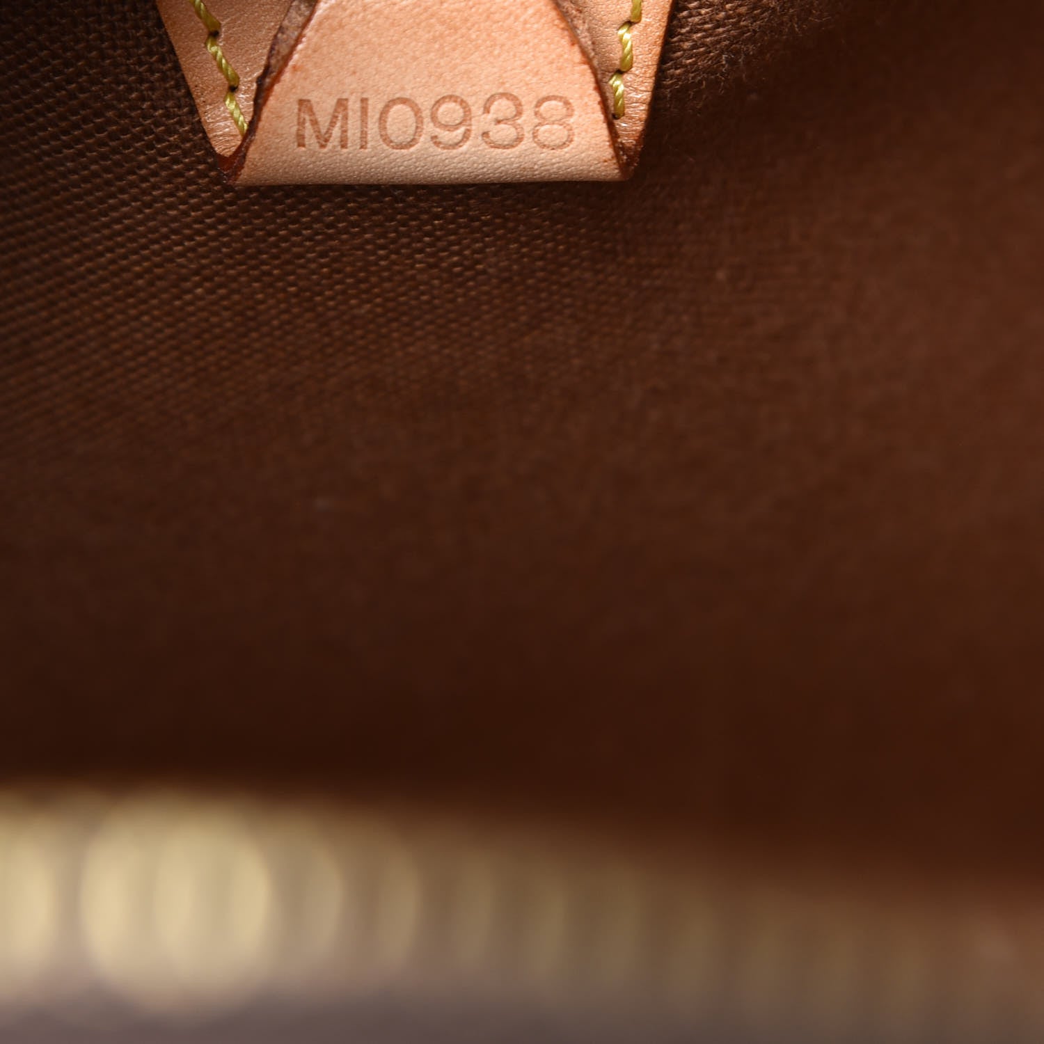 Louis Vuitton Monogram Ellipse MM 7 of 15