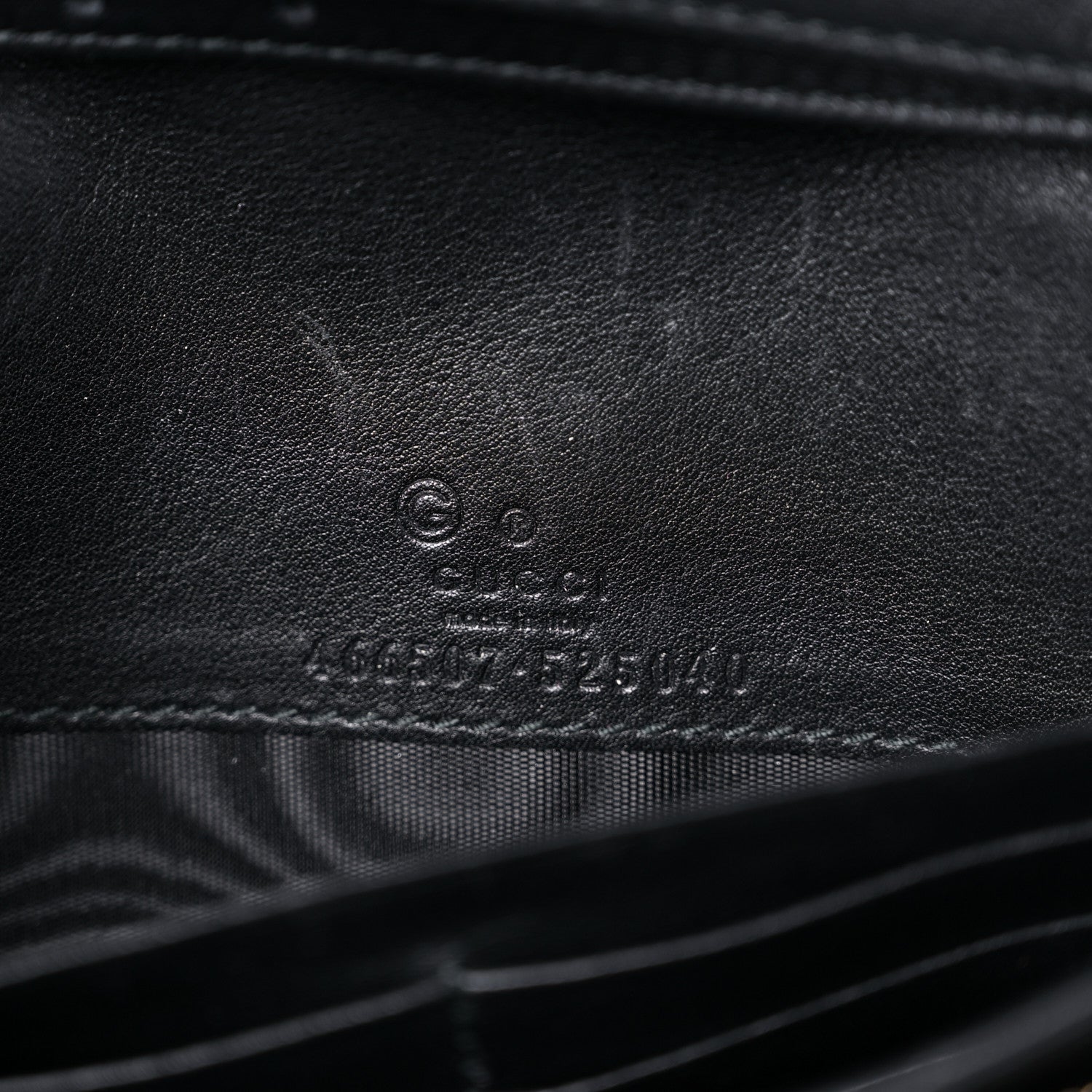 Gucci Microguccissima Crossbody Wallet Black 6 of 10