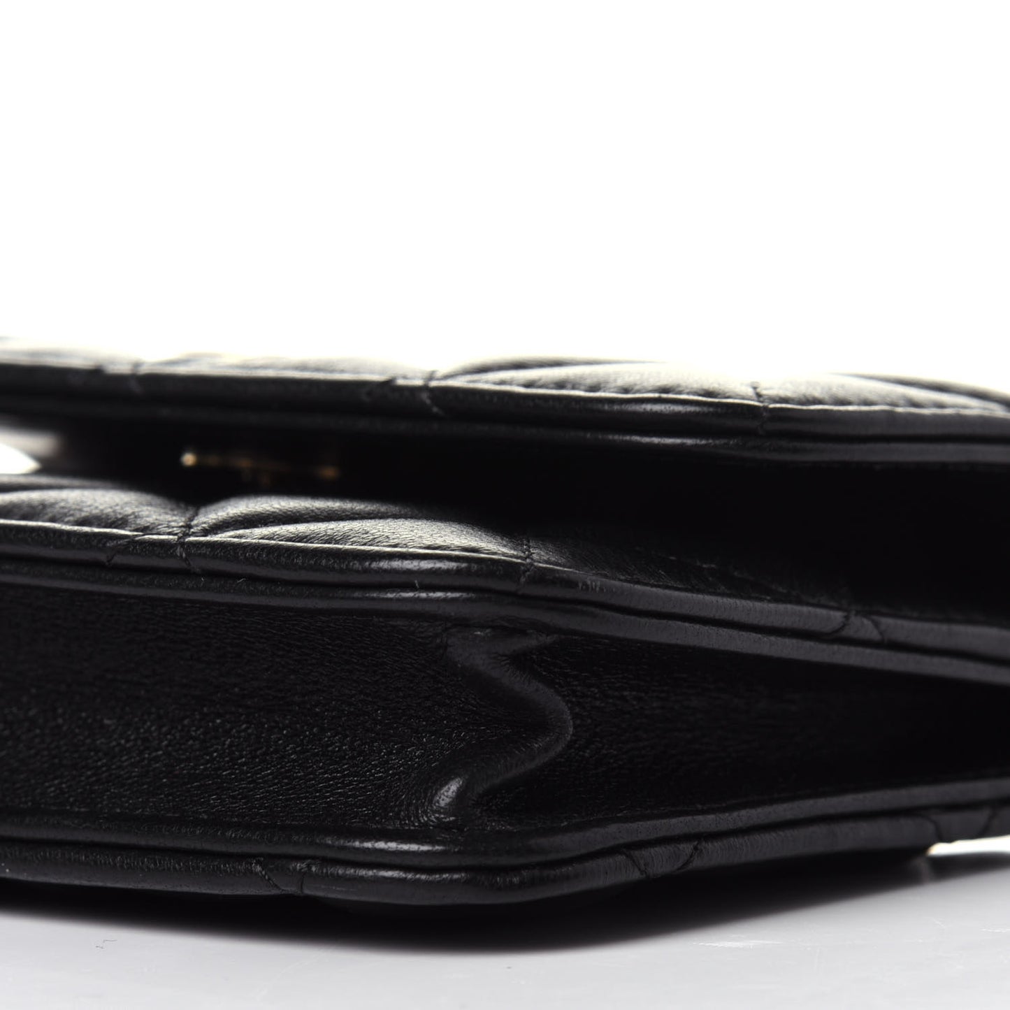 Lambskin Quilted Pearl Crush Clutch With Chain Black